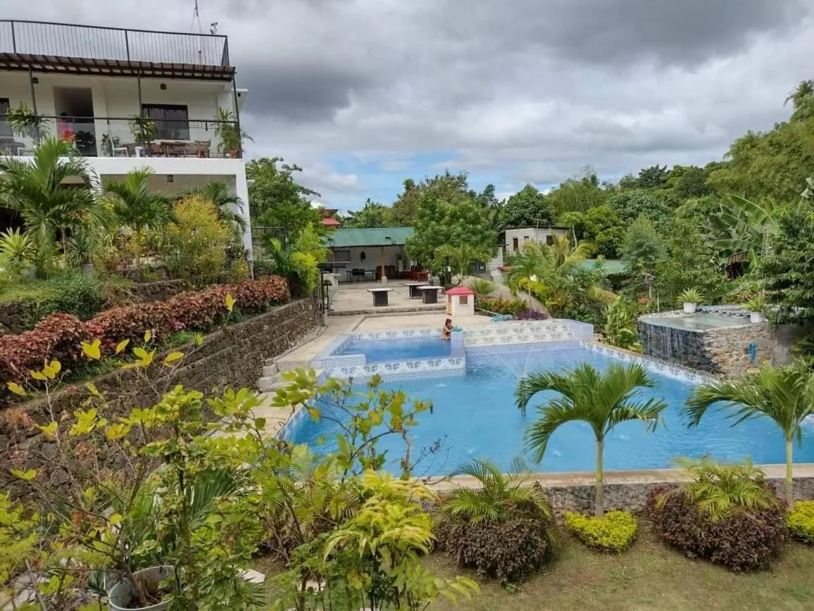 Casa de Robles Tanay Rizal