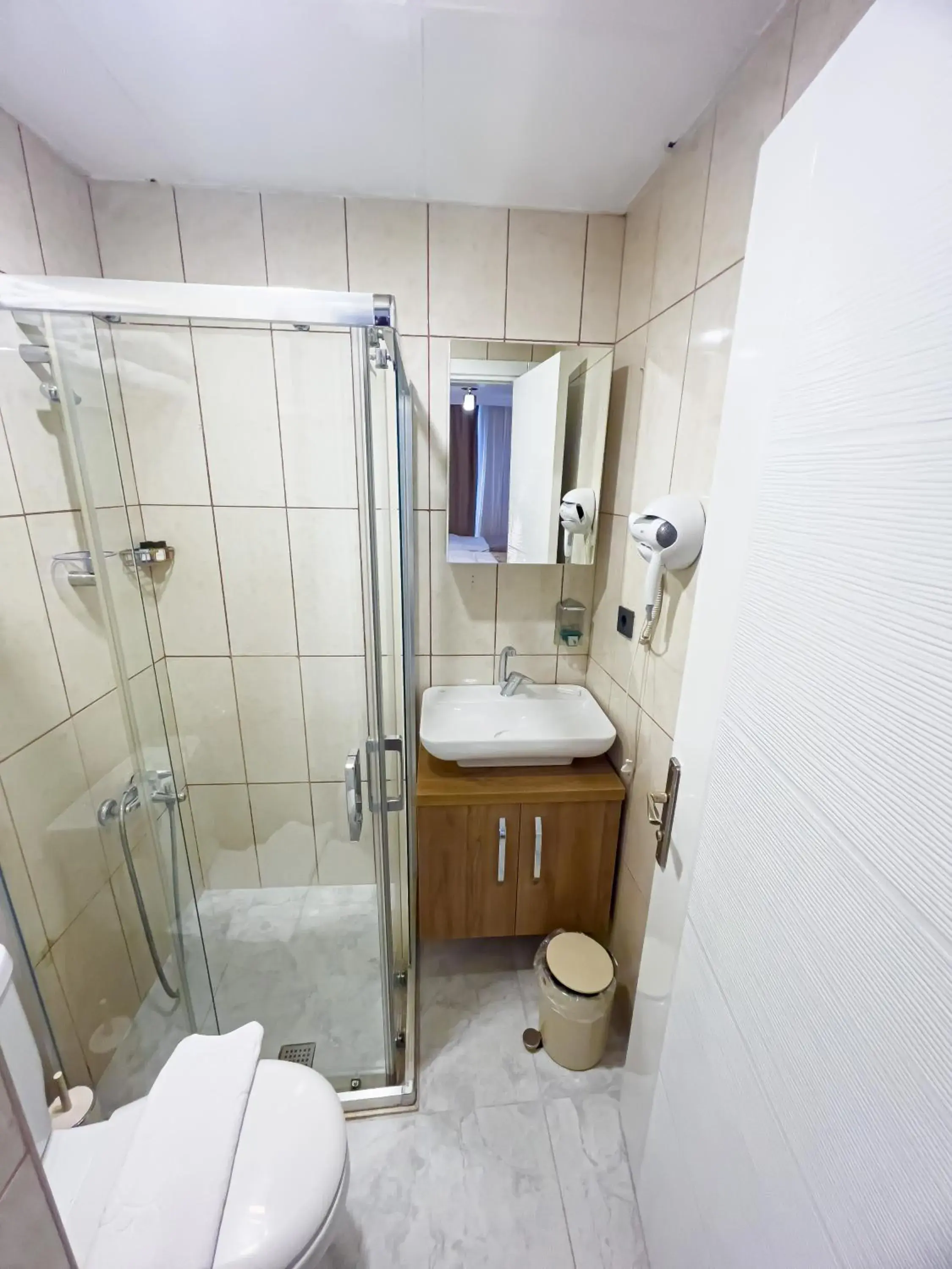 Triple Room in Helen Inn Triple Room in Helen Inn