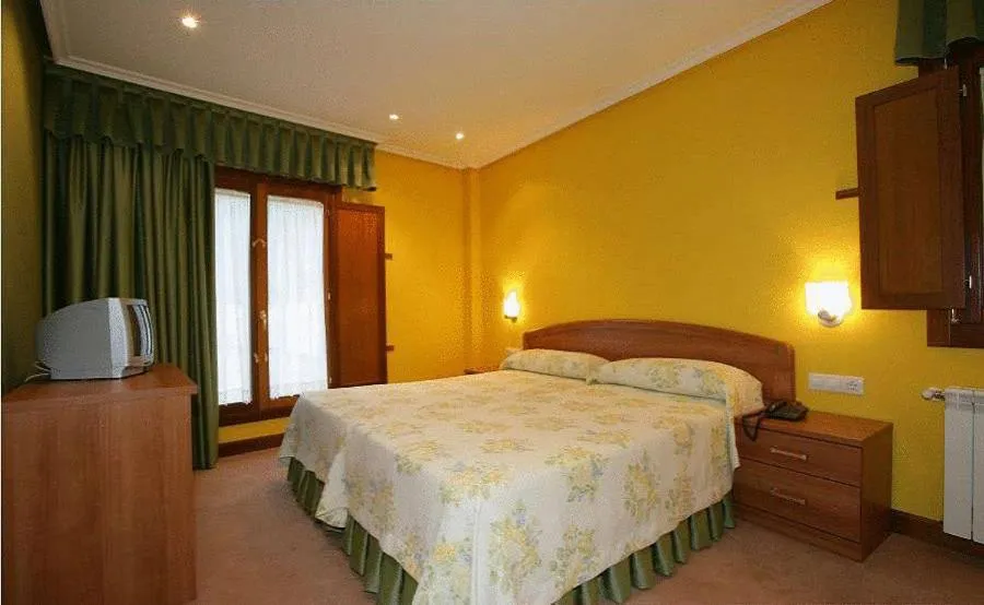 Photo of the whole room, Bed in Gran Hotel Rural Cela