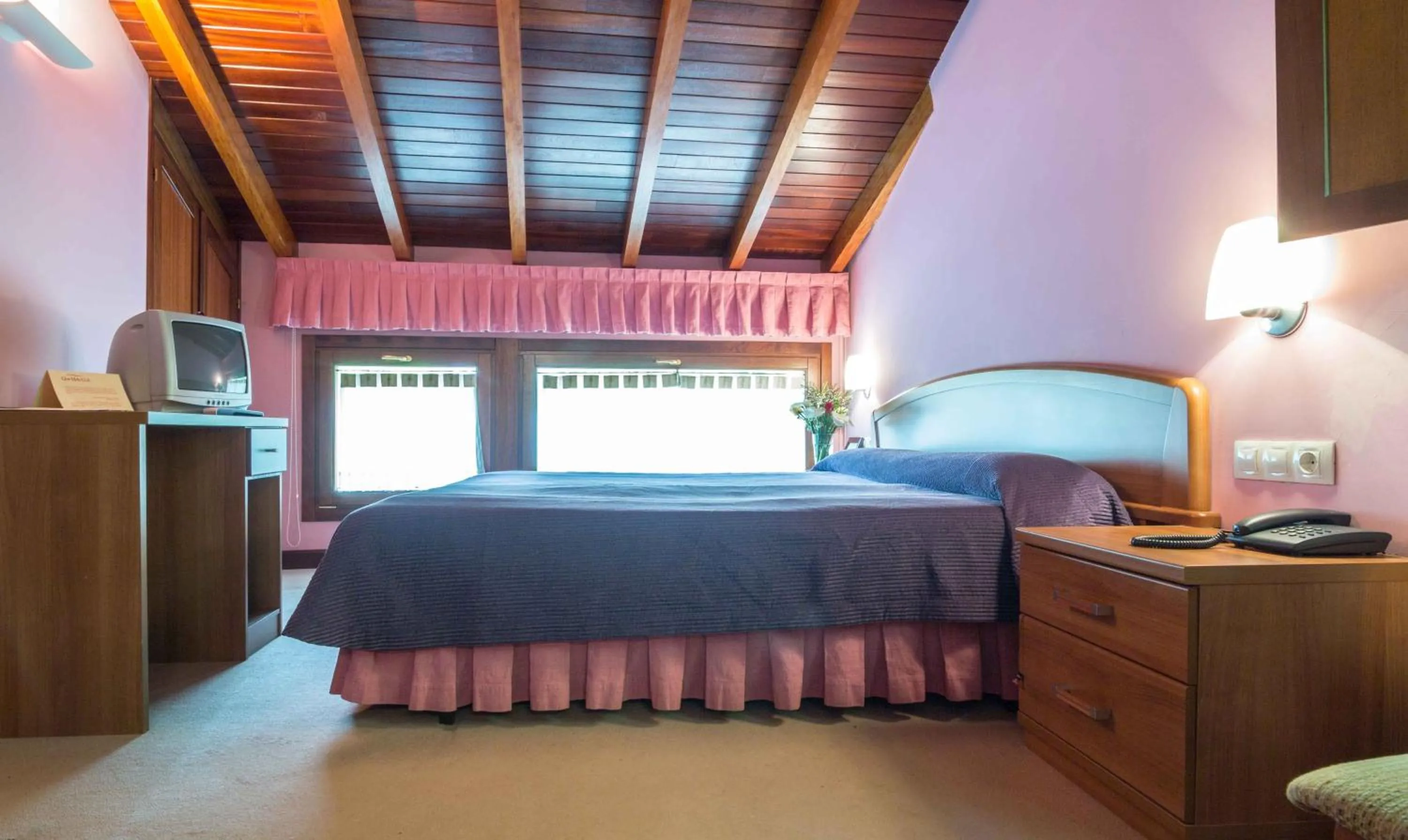 Day, Bed in Gran Hotel Rural Cela