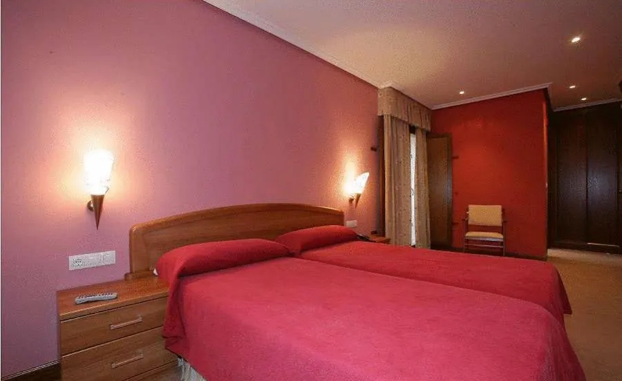 Photo of the whole room, Bed in Gran Hotel Rural Cela