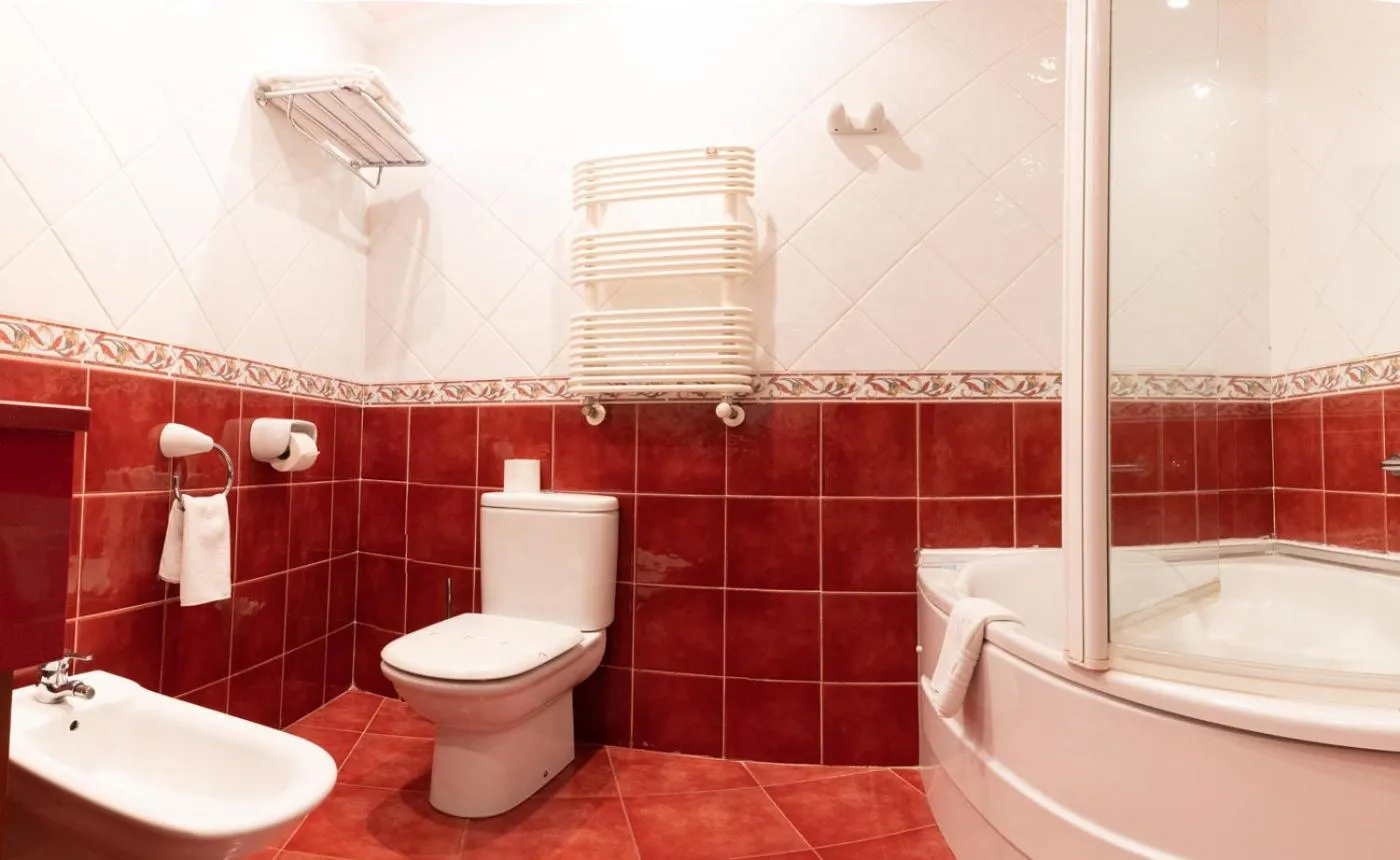 Toilet in Gran Hotel Rural Cela