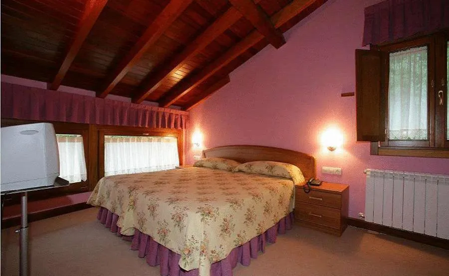 Photo of the whole room, Bed in Gran Hotel Rural Cela