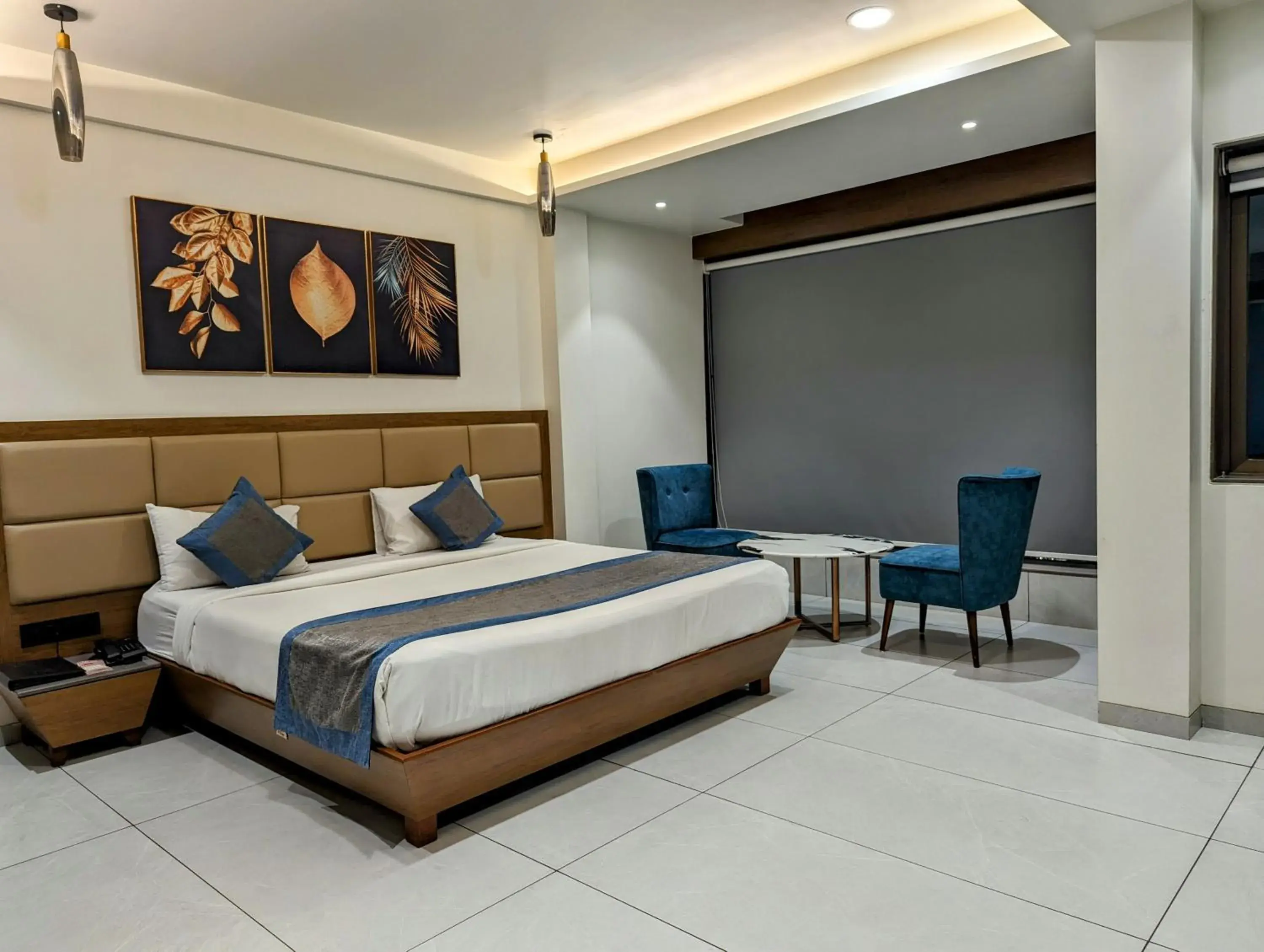 Superior Double Room in Hotel Red Chillee Restro Superior Double Room in Hotel Red Chillee Restro