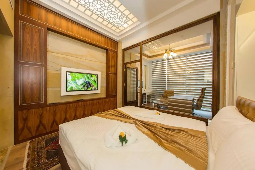 Bed in GHERDAN GOLD OTEL