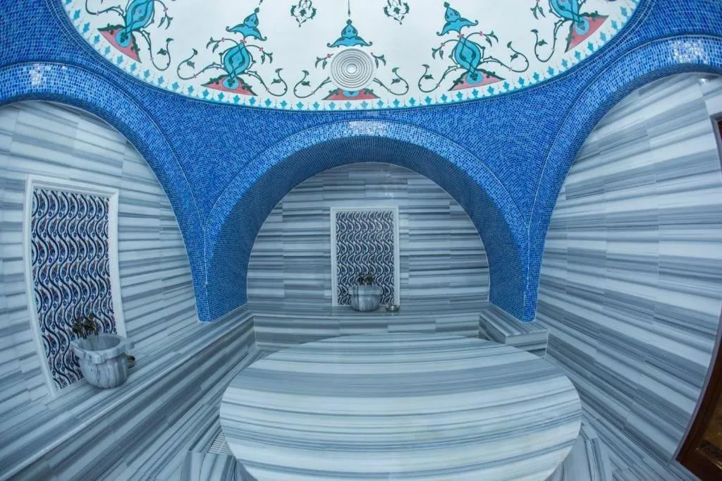 Public Bath, Bed in GHERDAN GOLD OTEL