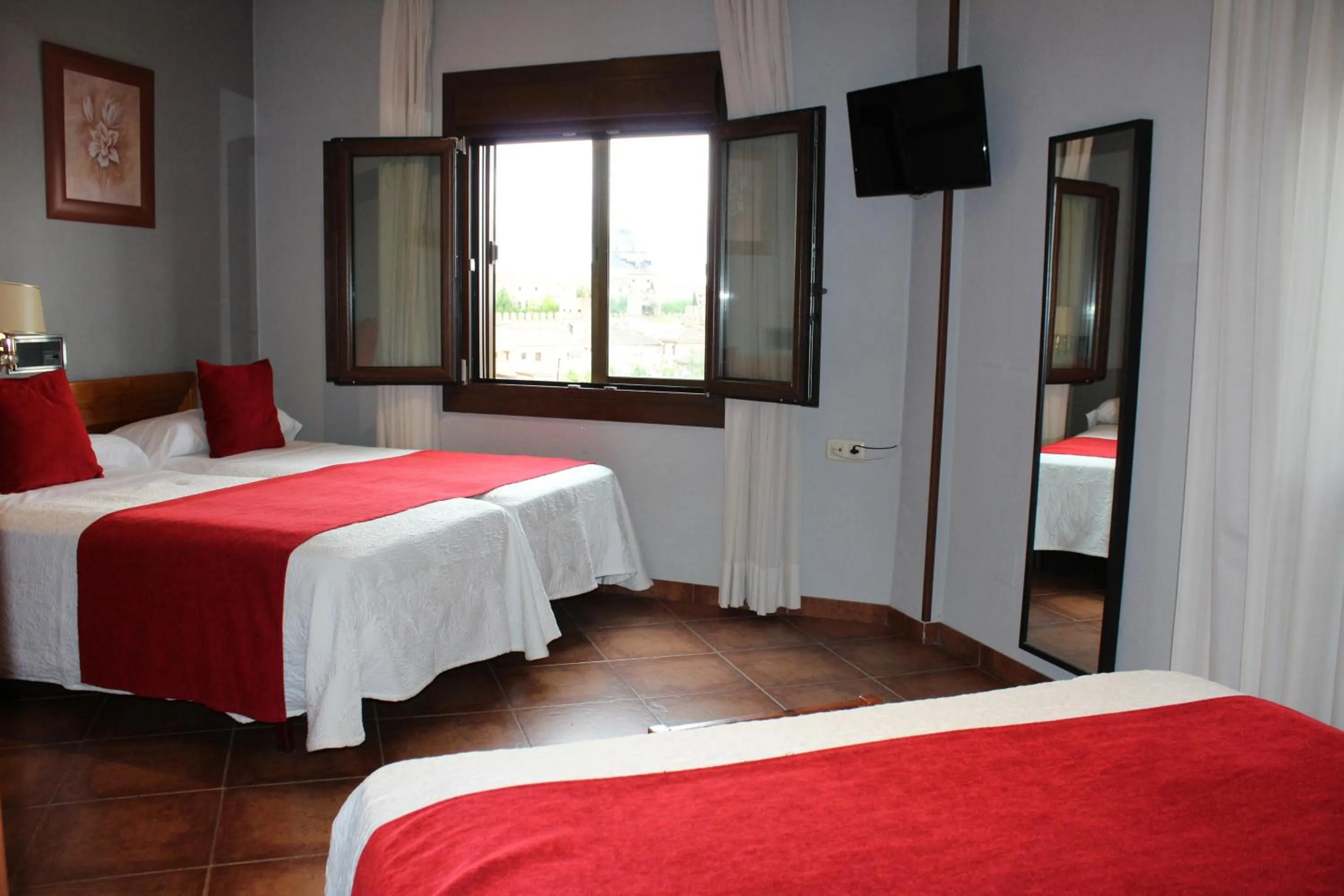 Bedroom, Bed in Hotel Real De Toledo
