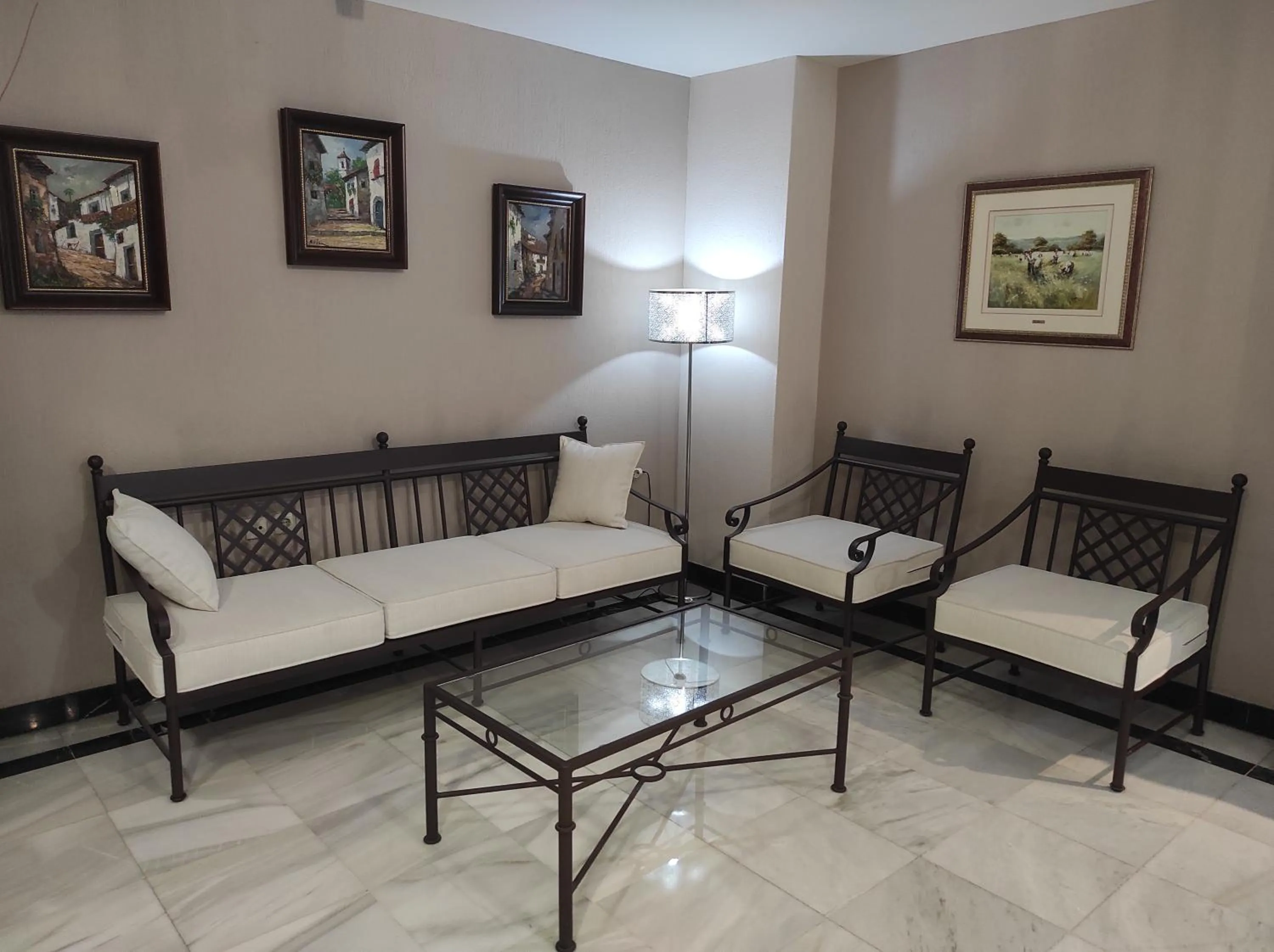 Lobby or reception in Hotel Real De Toledo