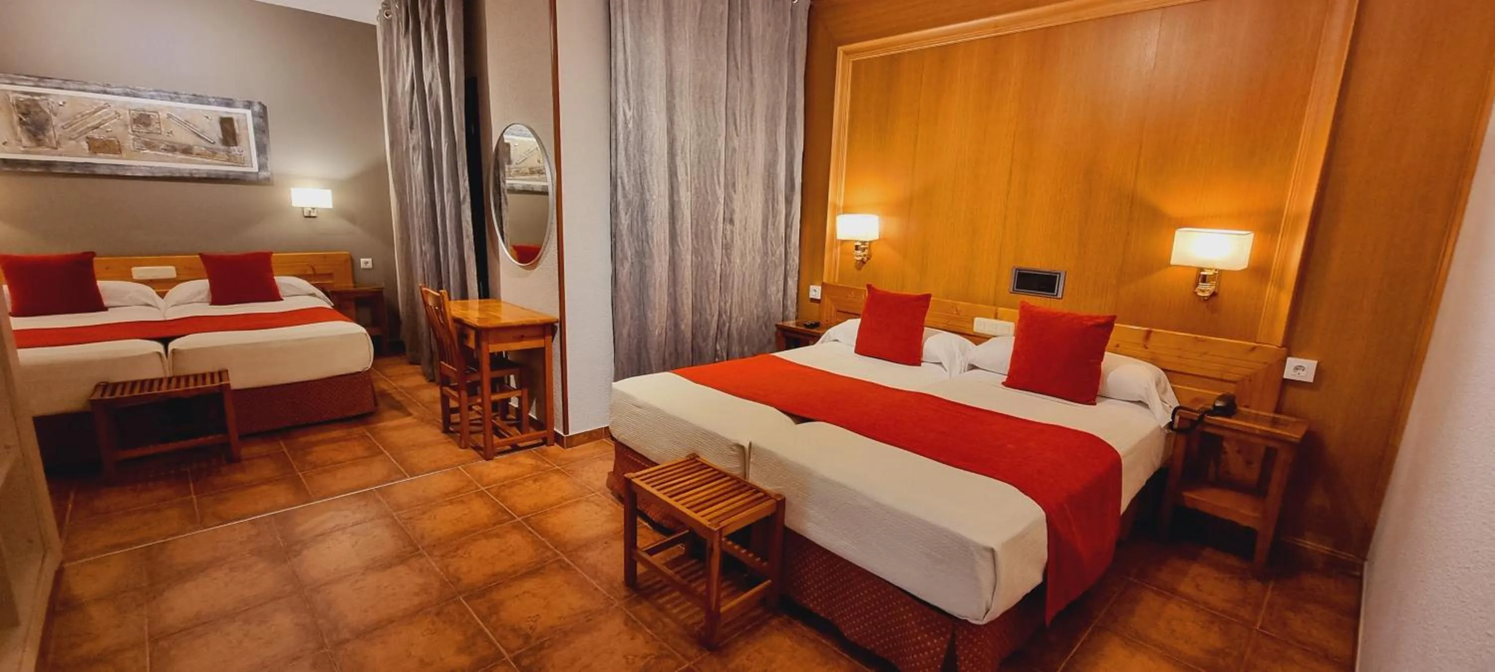 Bedroom, Bed in Hotel Real De Toledo