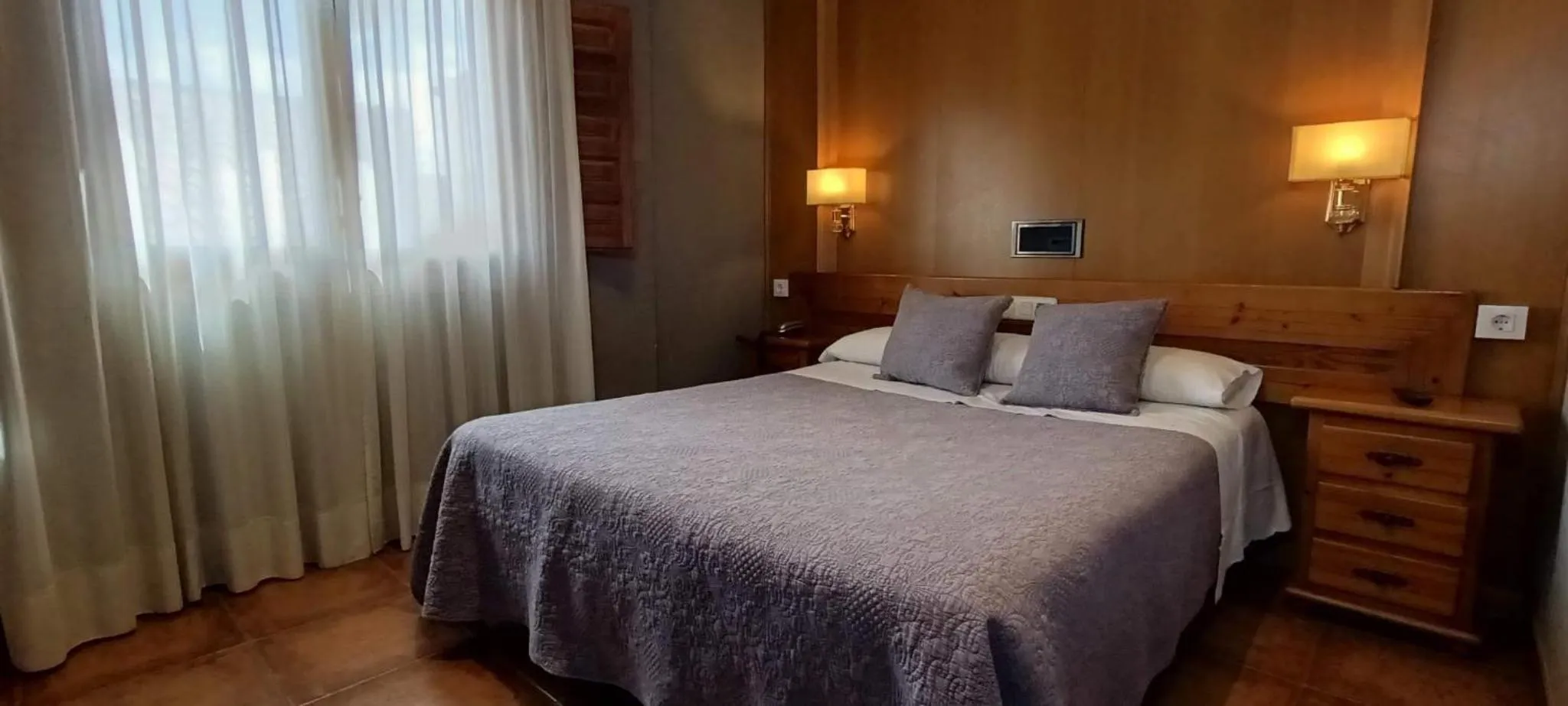 Bedroom, Bed in Hotel Real De Toledo