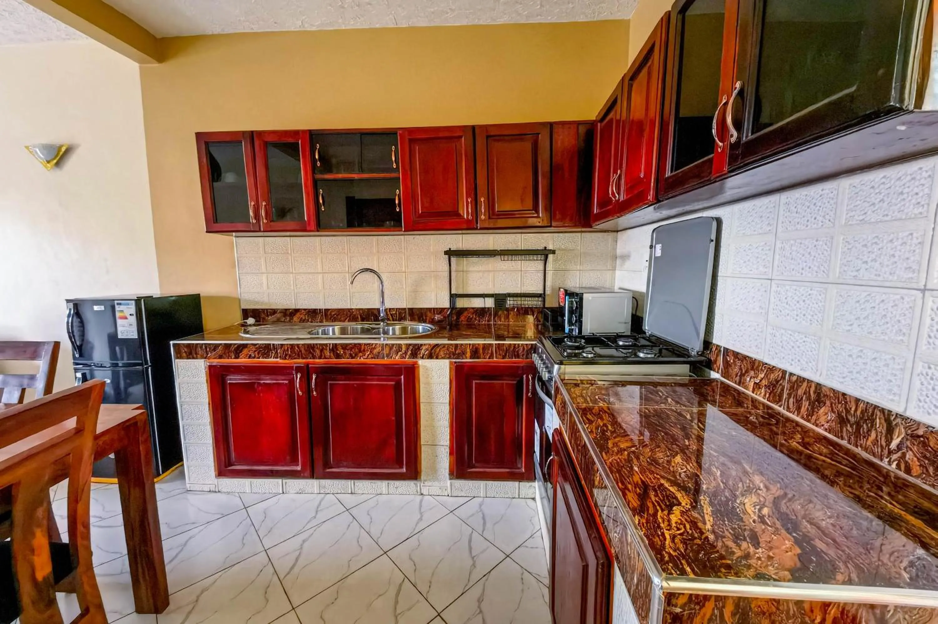 Kitchen or kitchenette in Peace of Mind Suites