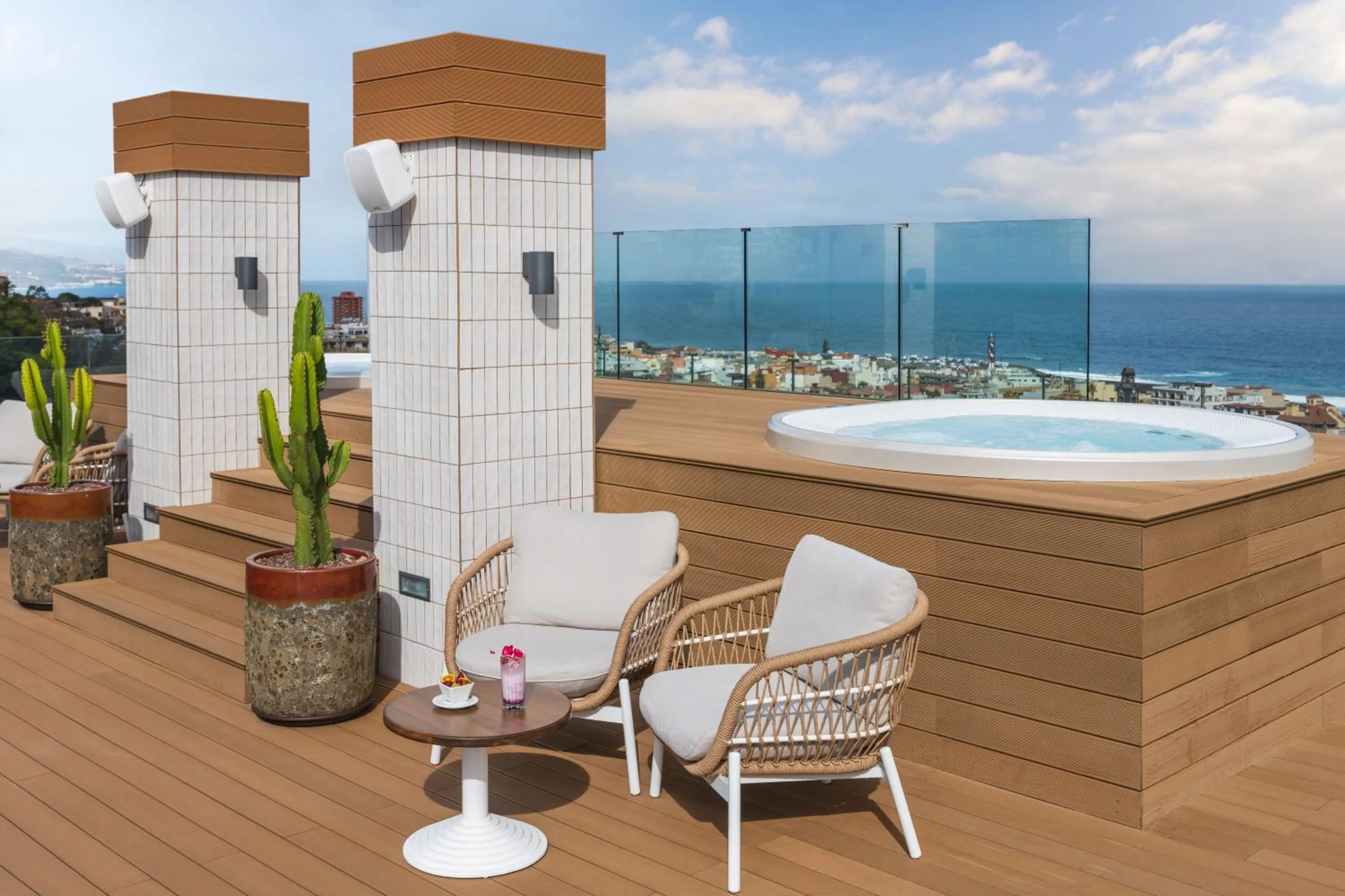 Hot Tub in Hotel Atlantic El Tope
