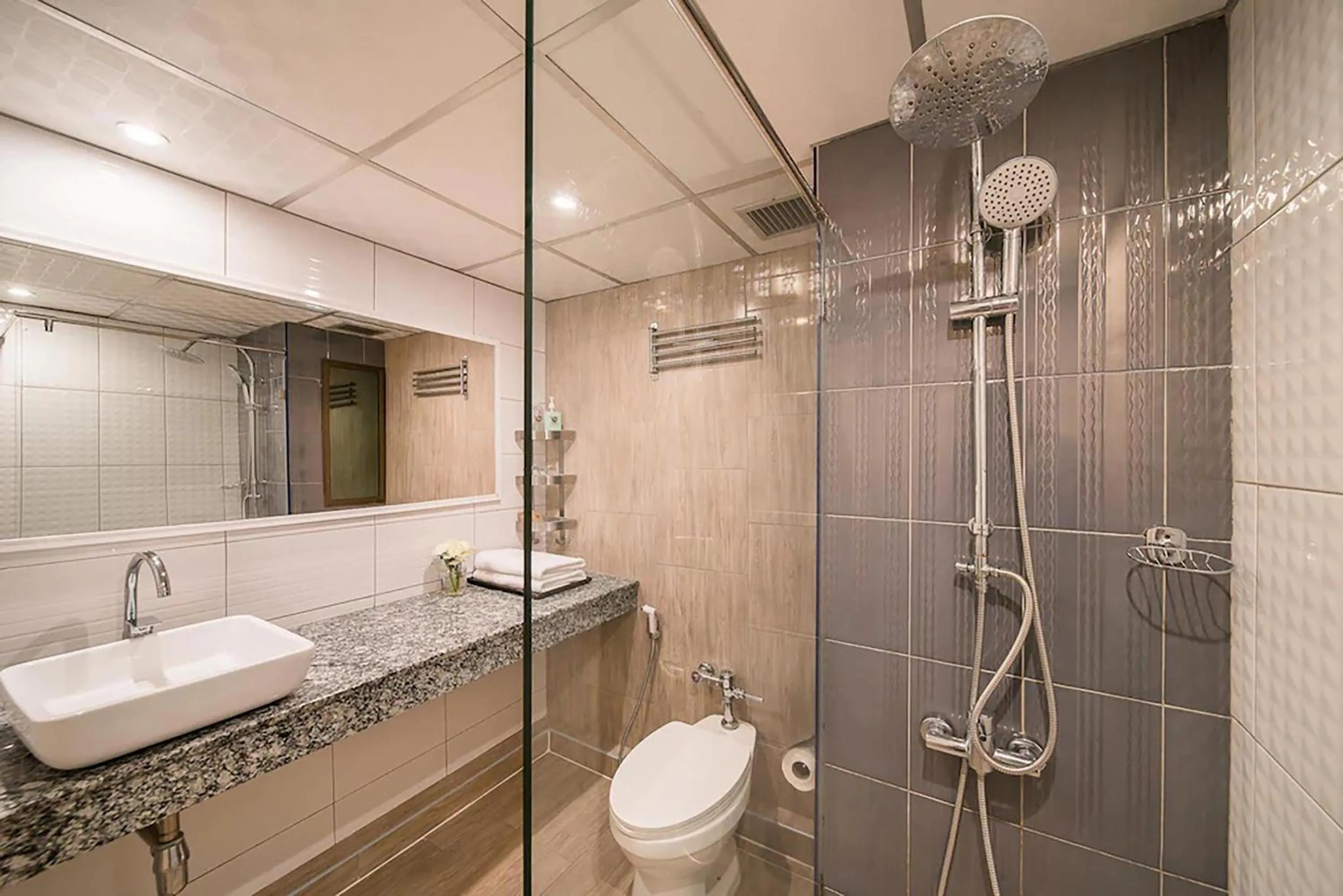 Shower in Mountain Beach Resort & Convention Center