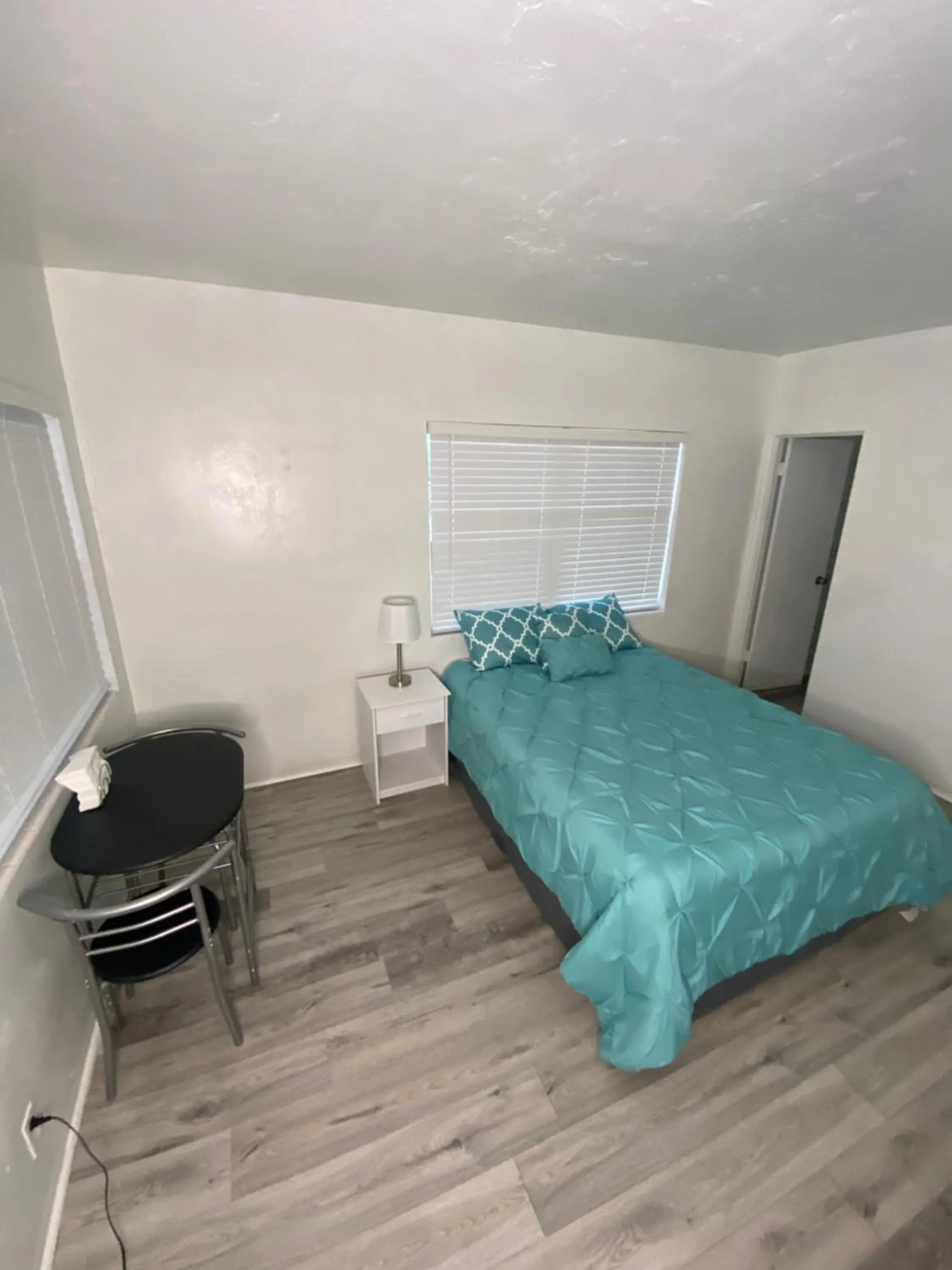 Deluxe Studio in Uptown Inn & Suites