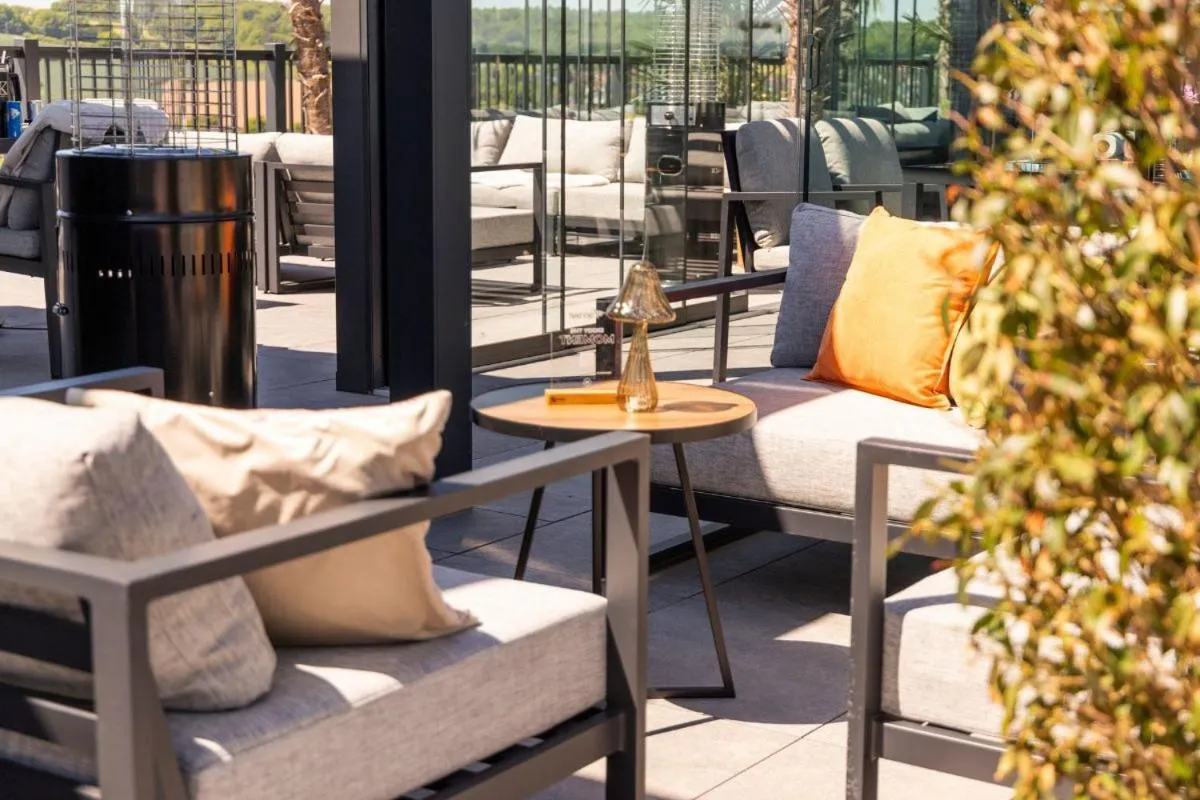 Lounge or bar in Point 7 Hotel