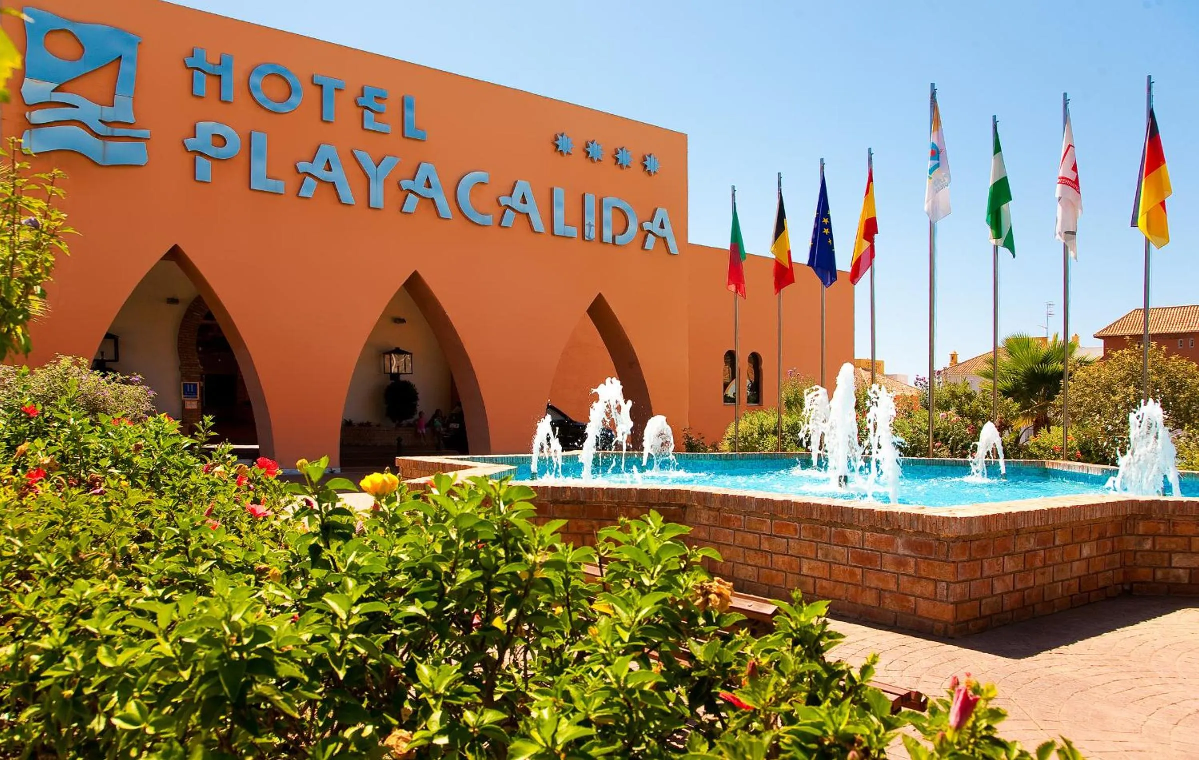 Facade/entrance in Playacálida