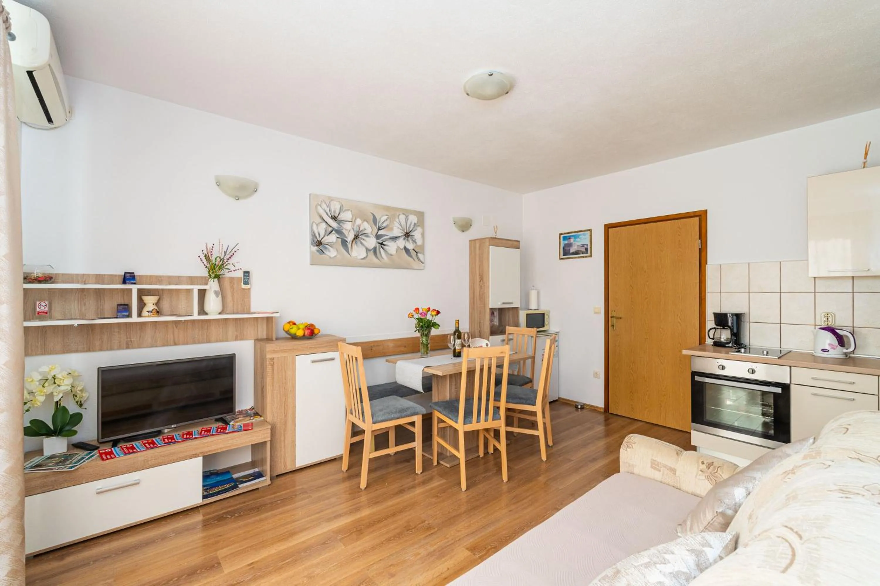 Kitchen or kitchenette in Sea View Apartment Nuncijata