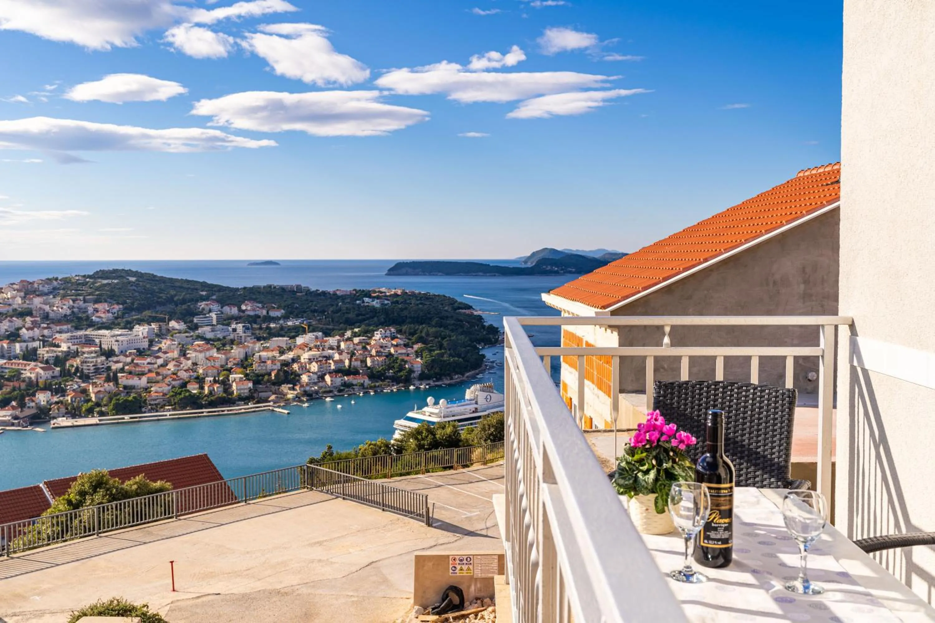Balcony/Terrace in Sea View Apartment Nuncijata