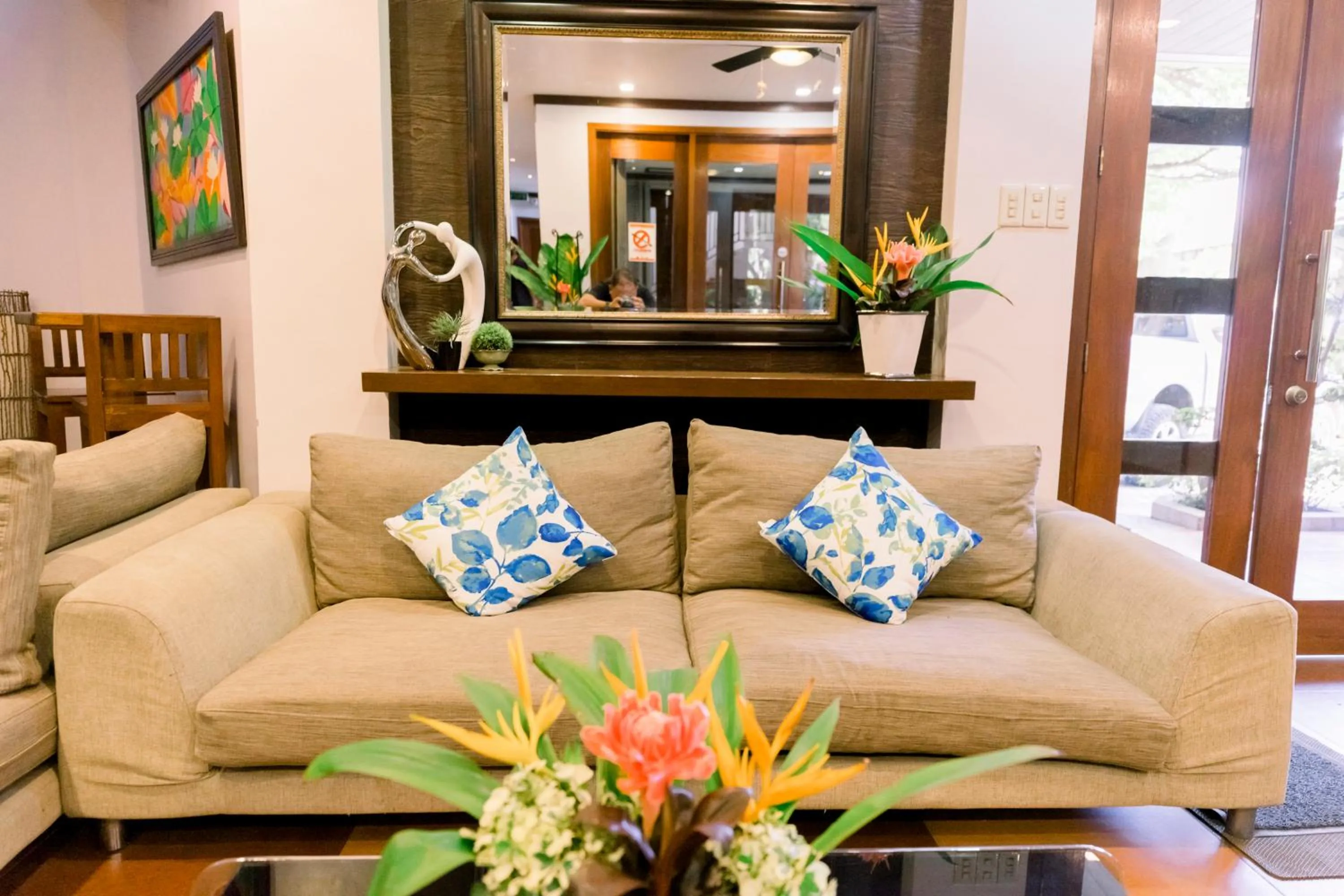 Lobby or reception in Madonna Hometel and Suites