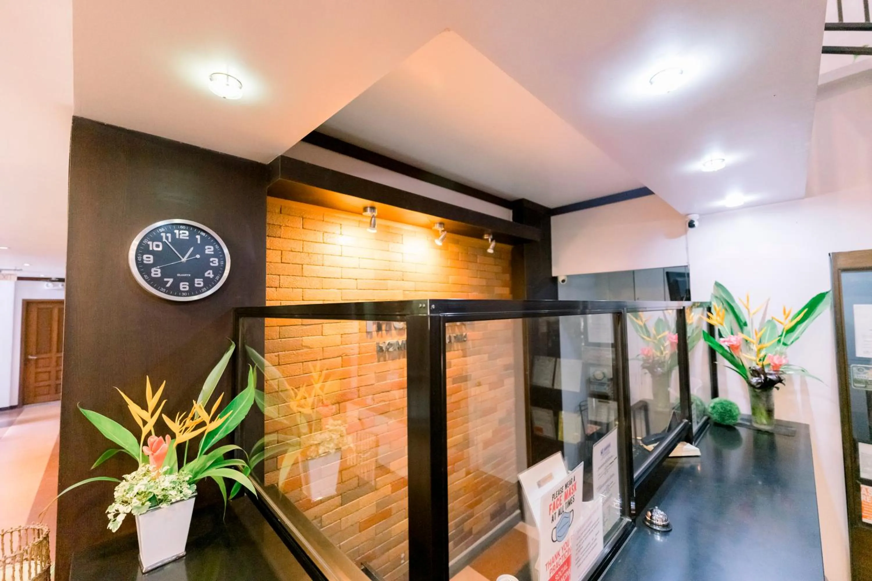 Lobby or reception in Madonna Hometel and Suites