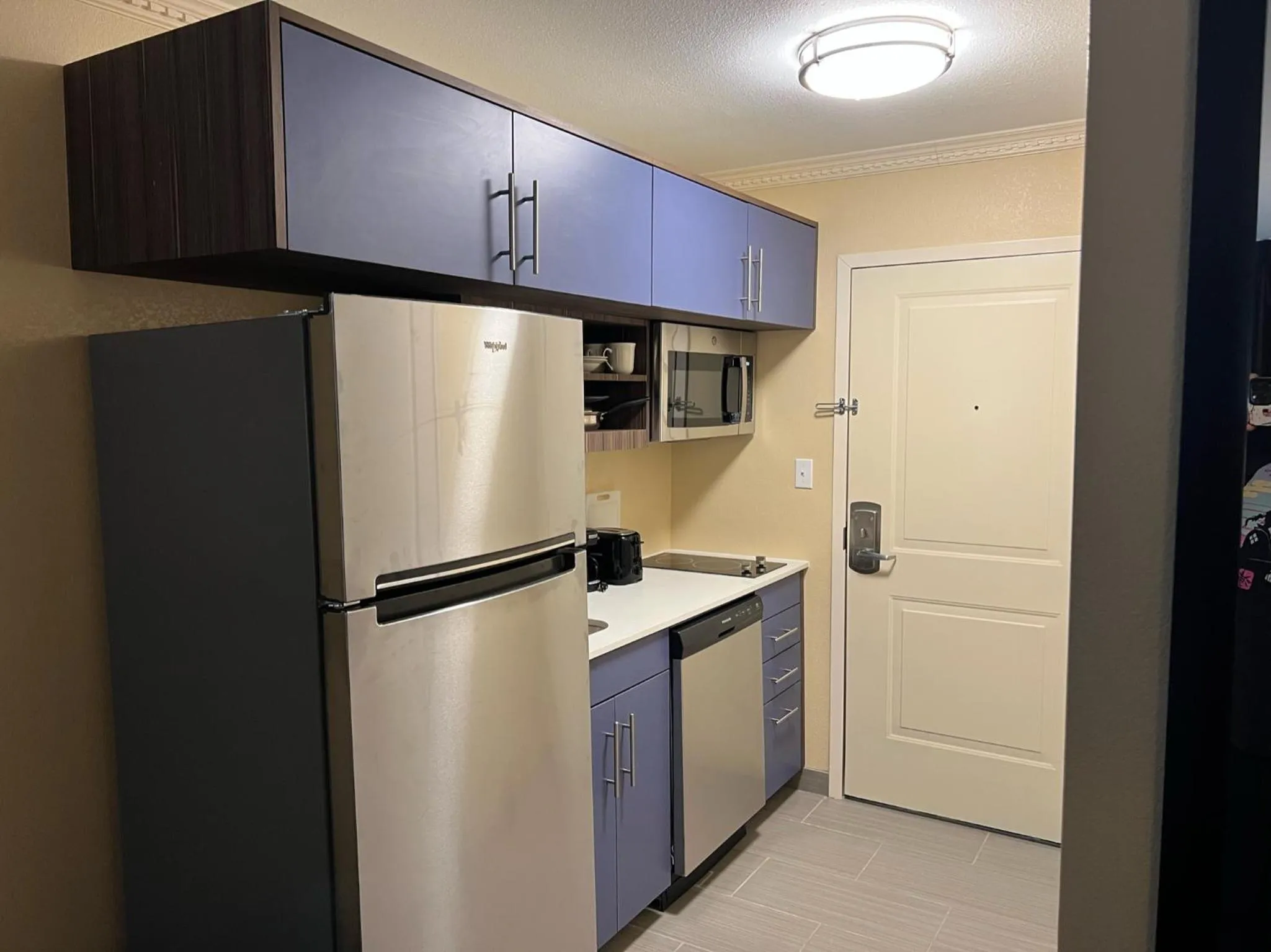 kitchen in MainStay Suites Ozona I-10