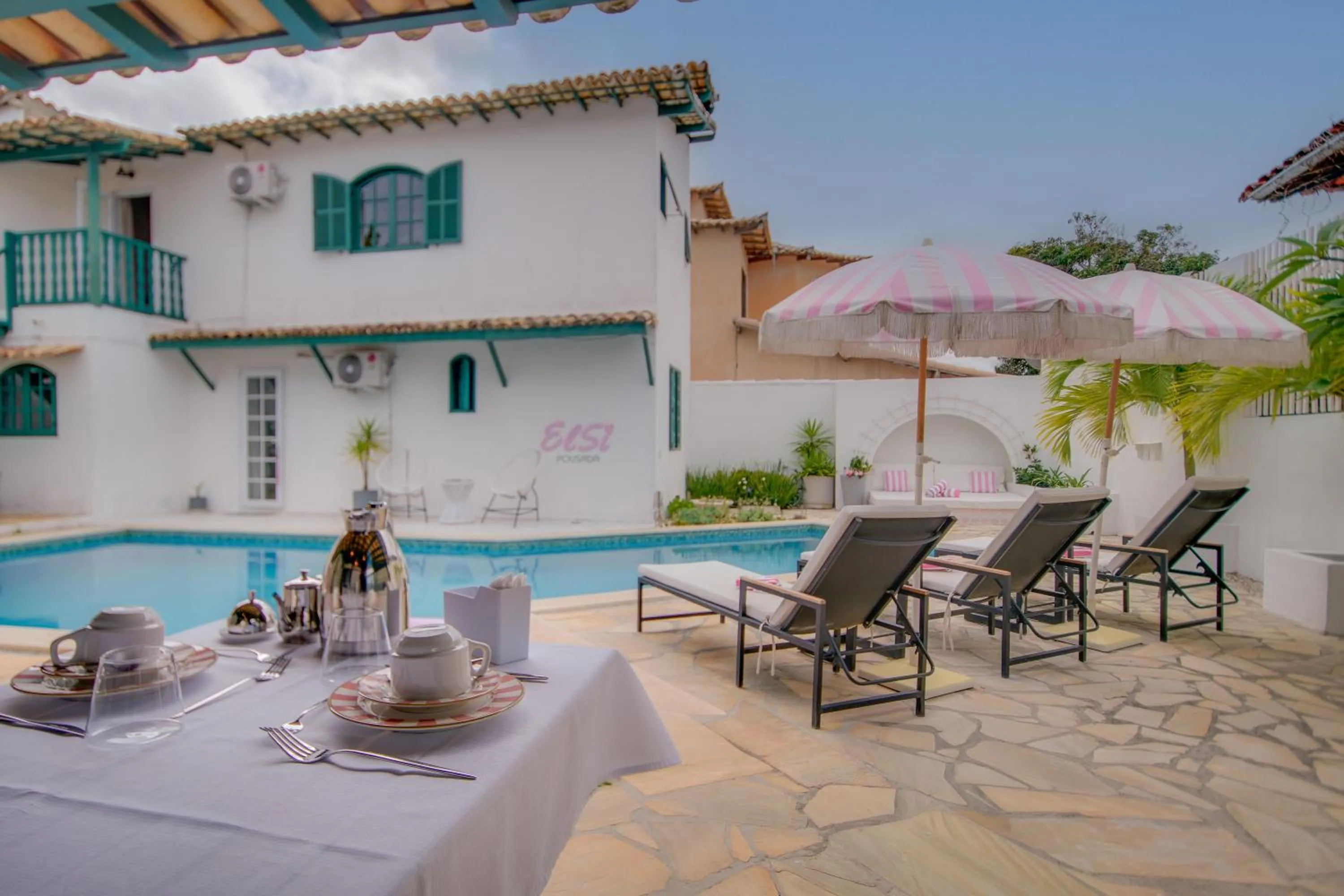 Property building in Elsi Pousada