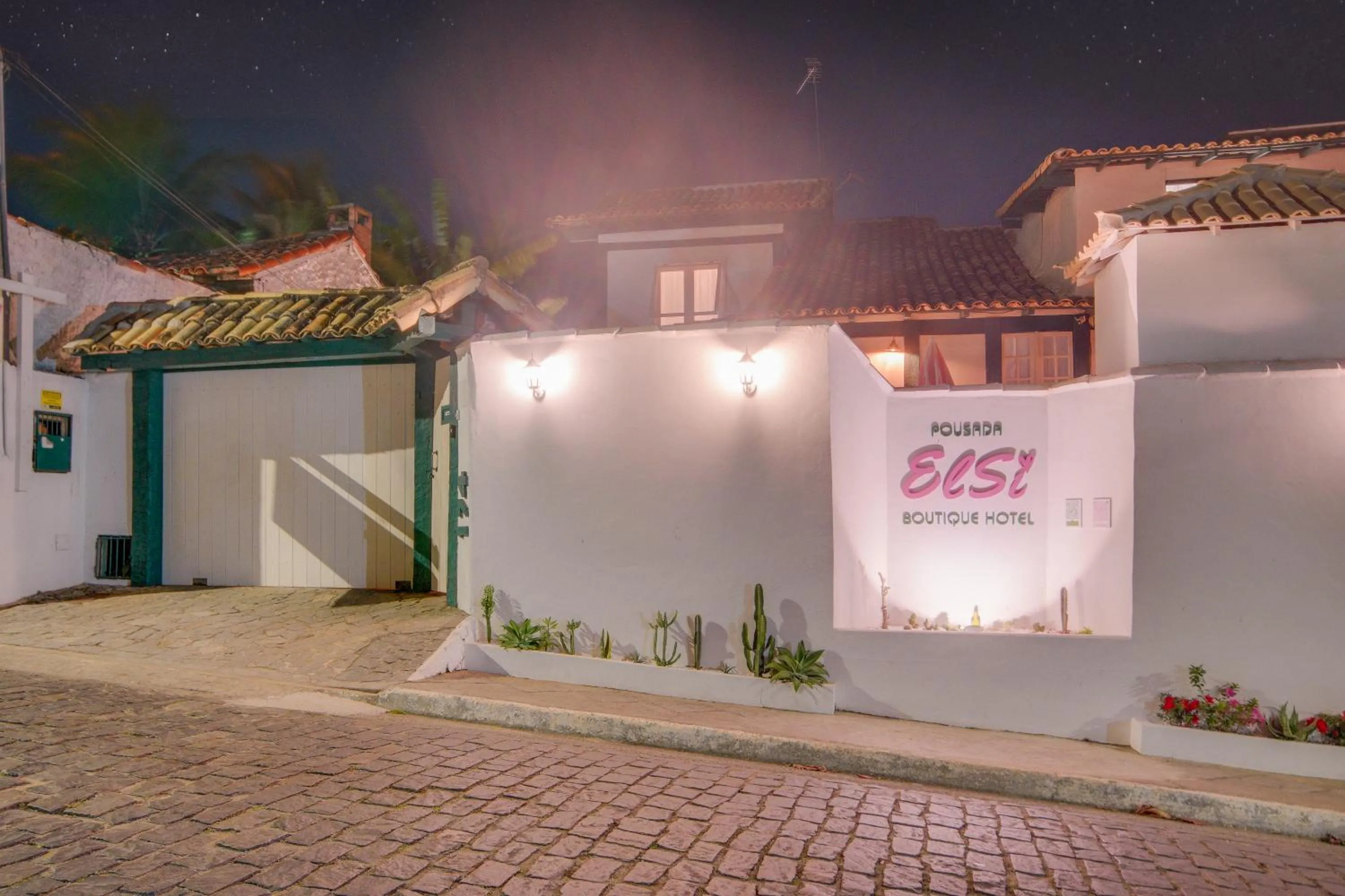 Property building in Elsi Pousada