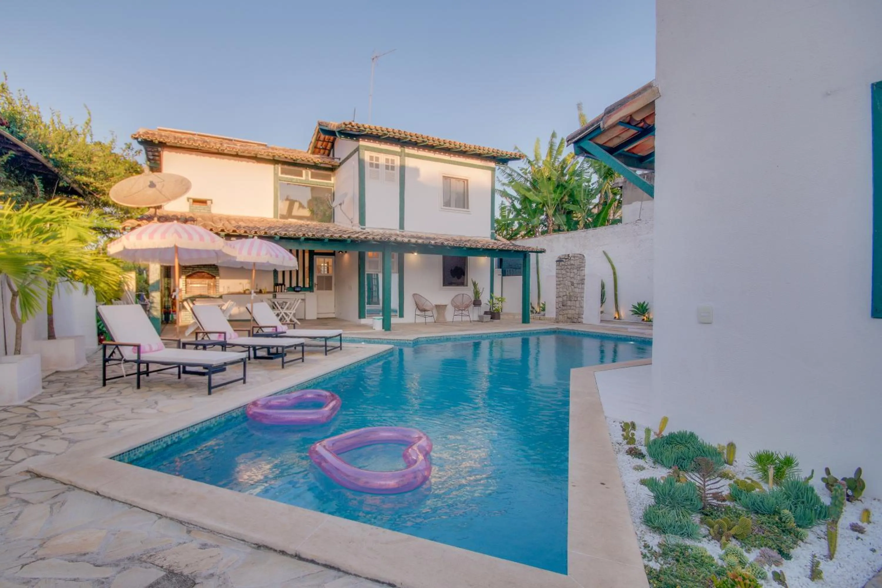 Property building in Elsi Pousada