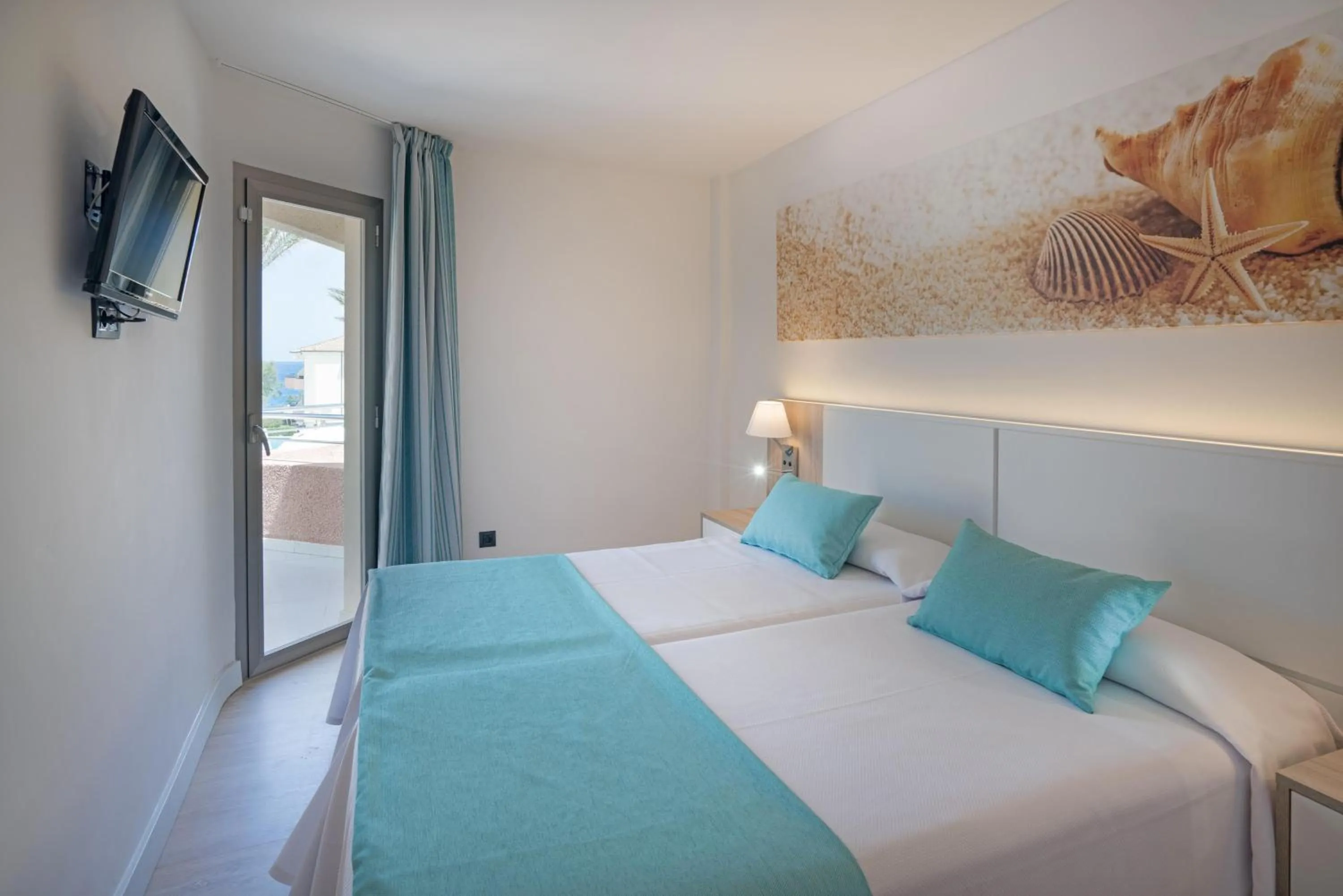 Photo of the whole room, Bed in THB Guya Playa