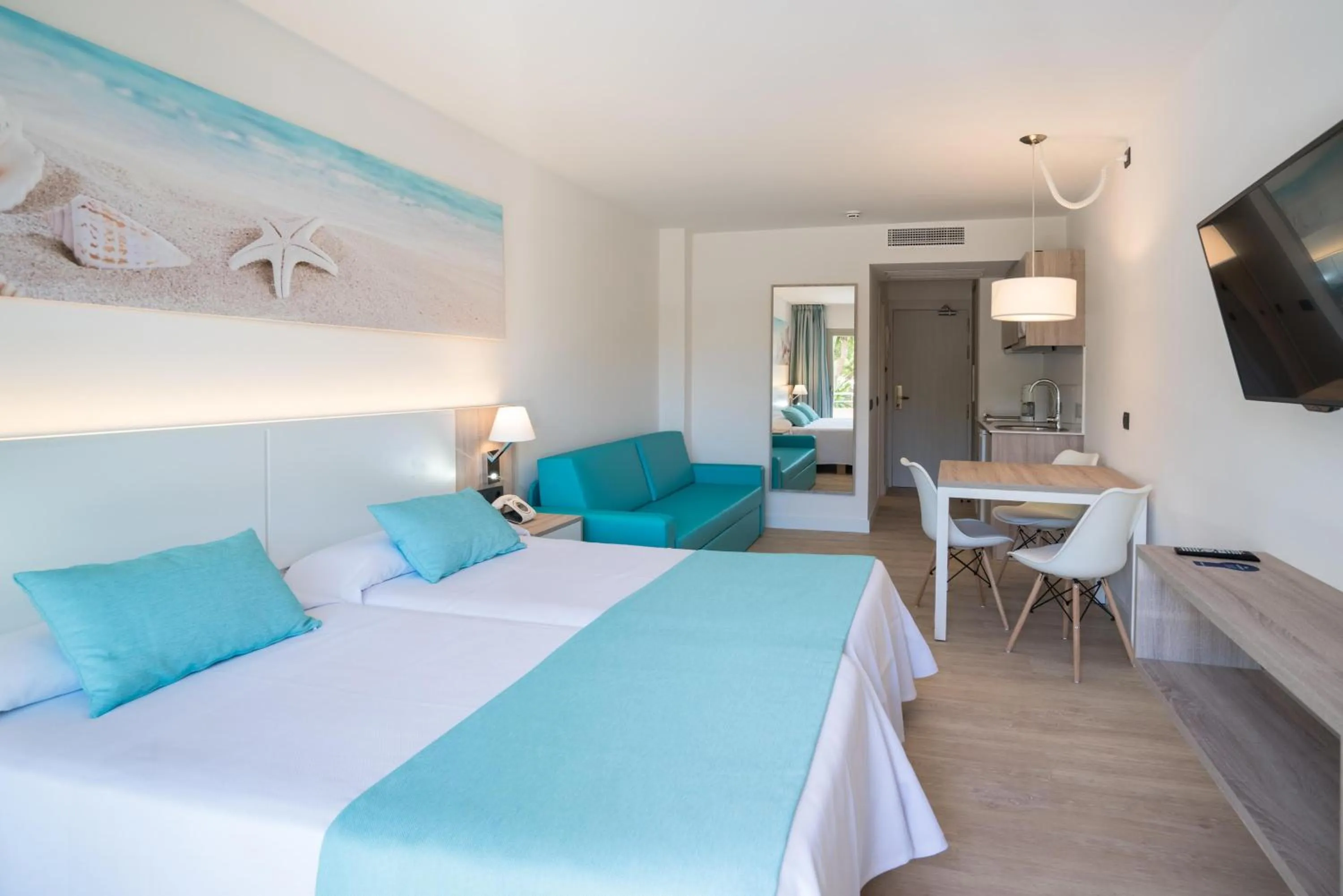 Photo of the whole room, Bed in THB Guya Playa