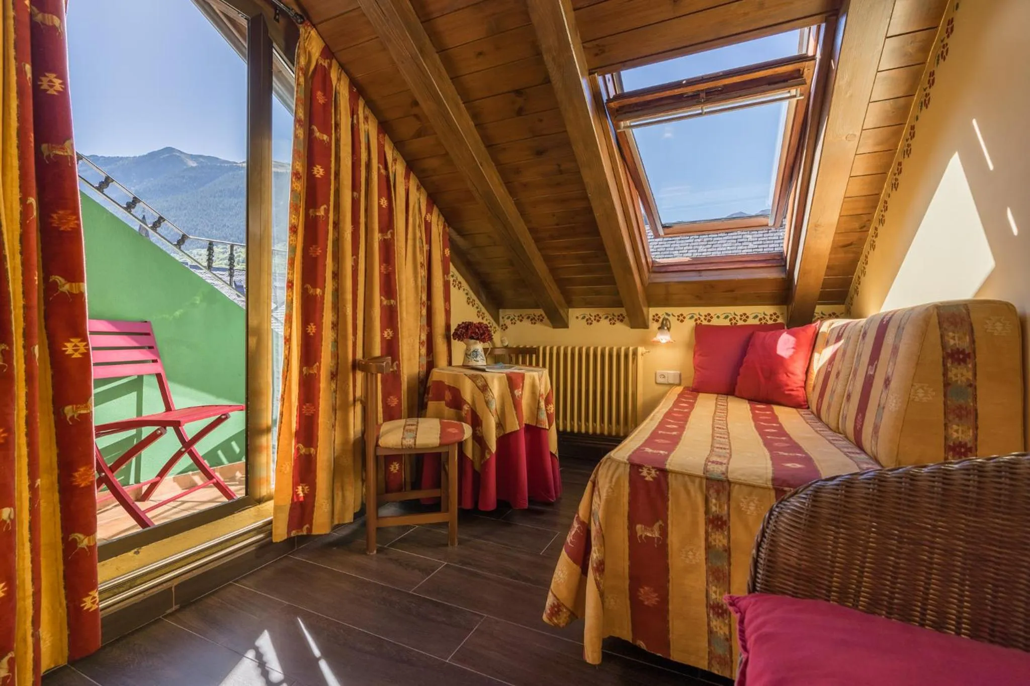 Bed in Hotel Aran La Abuela