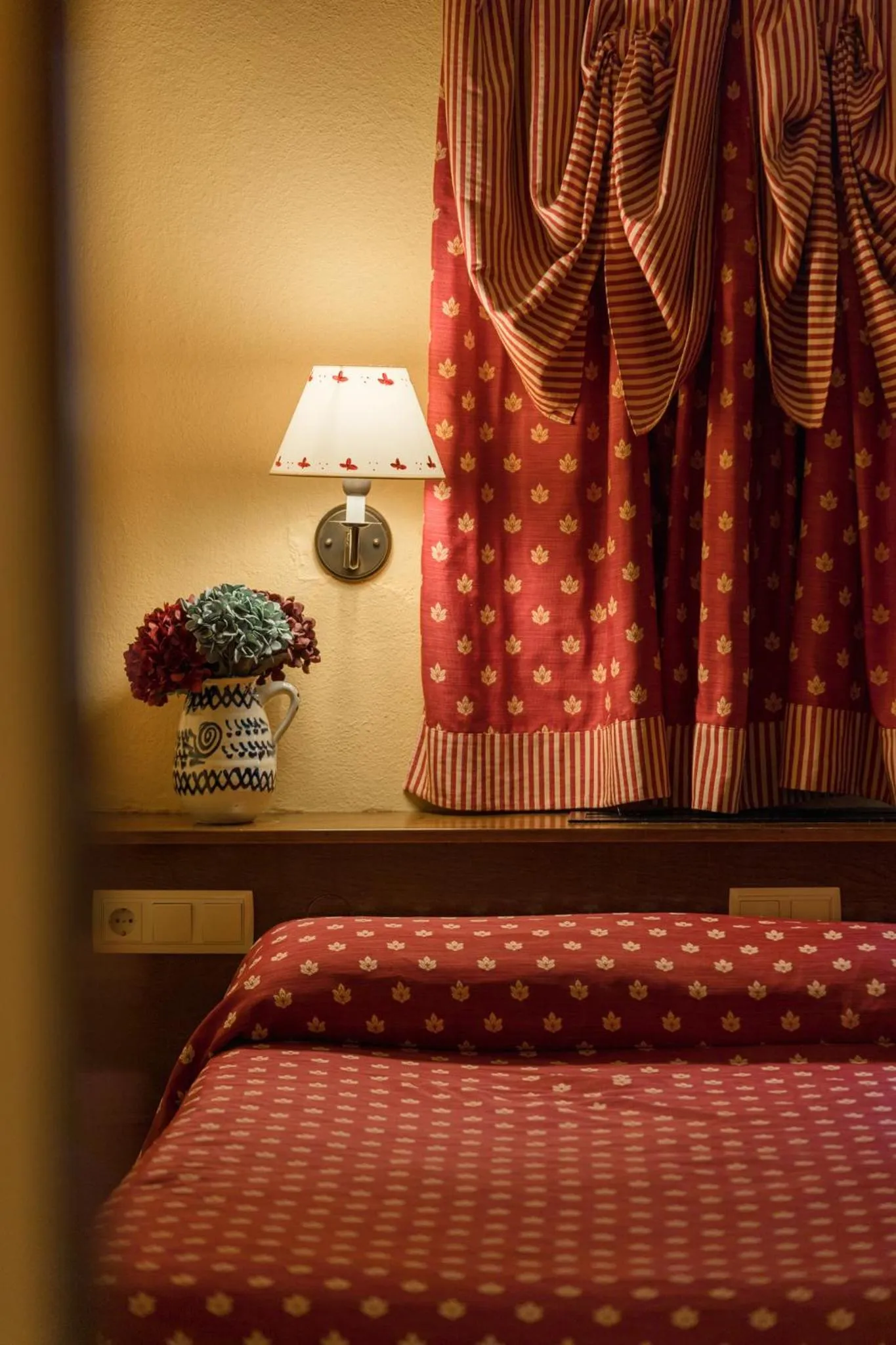 Bed in Hotel Aran La Abuela