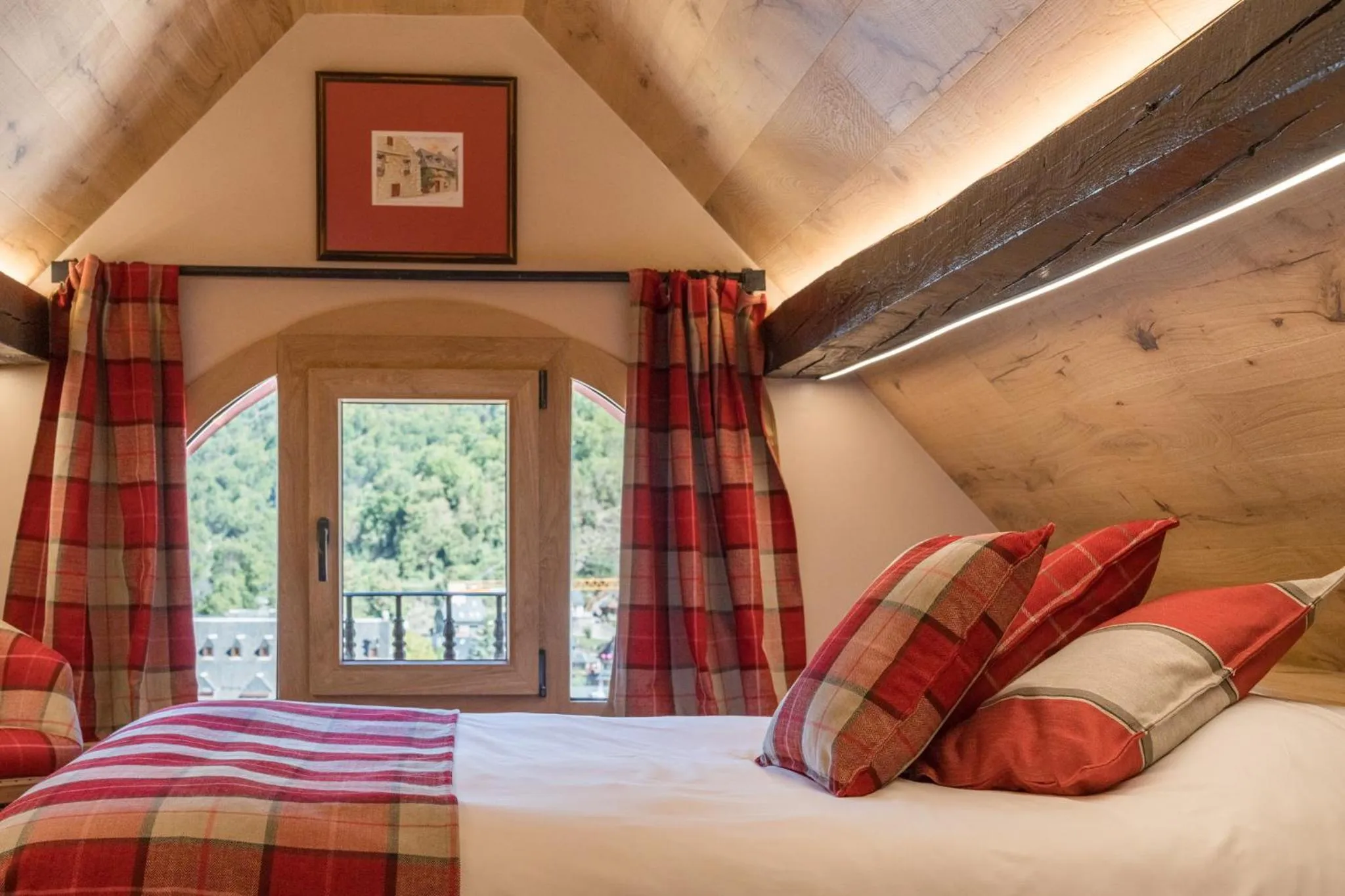 Bed in Hotel Aran La Abuela