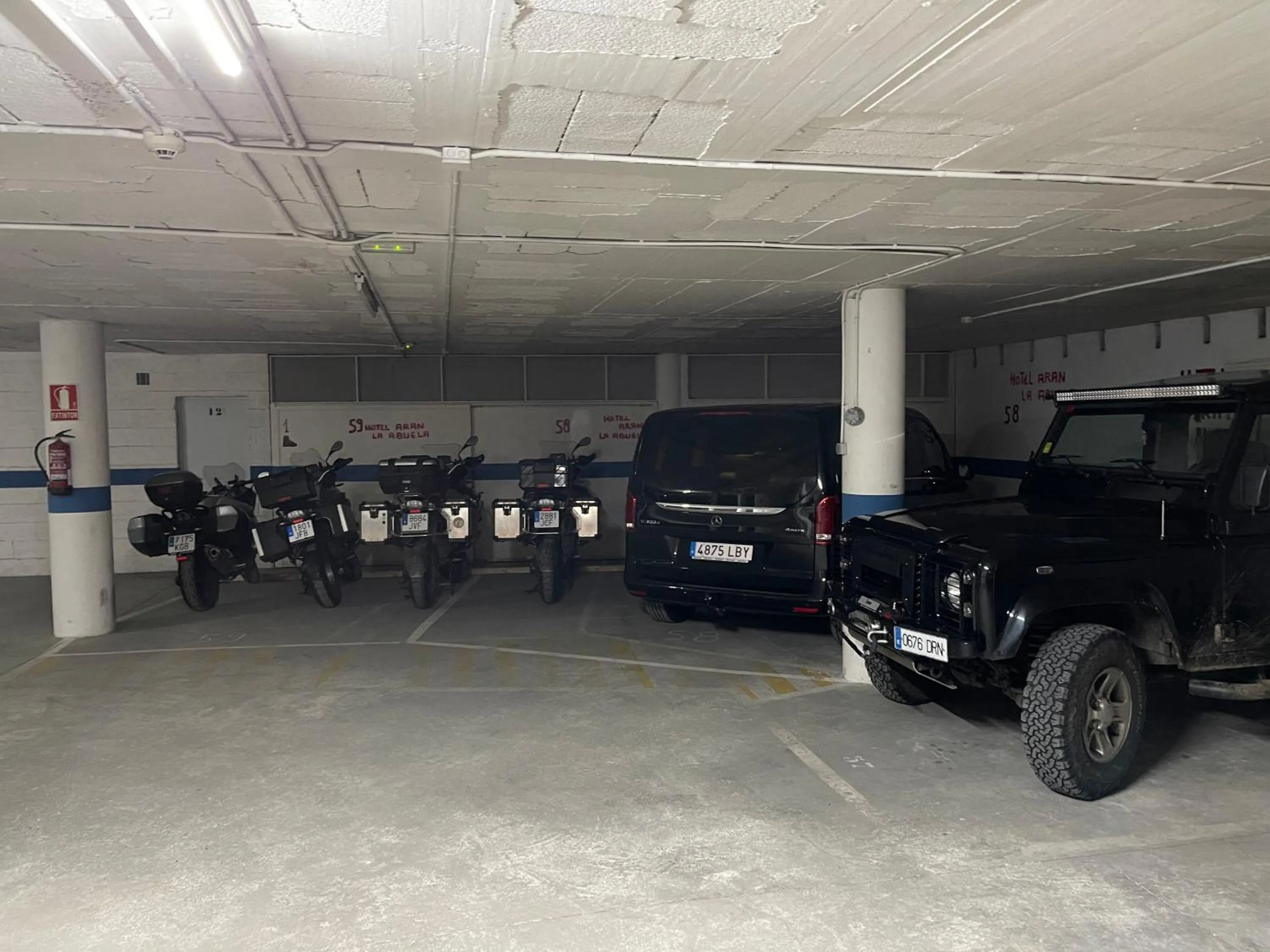 Restaurant/places to eat in Hotel Aran La Abuela