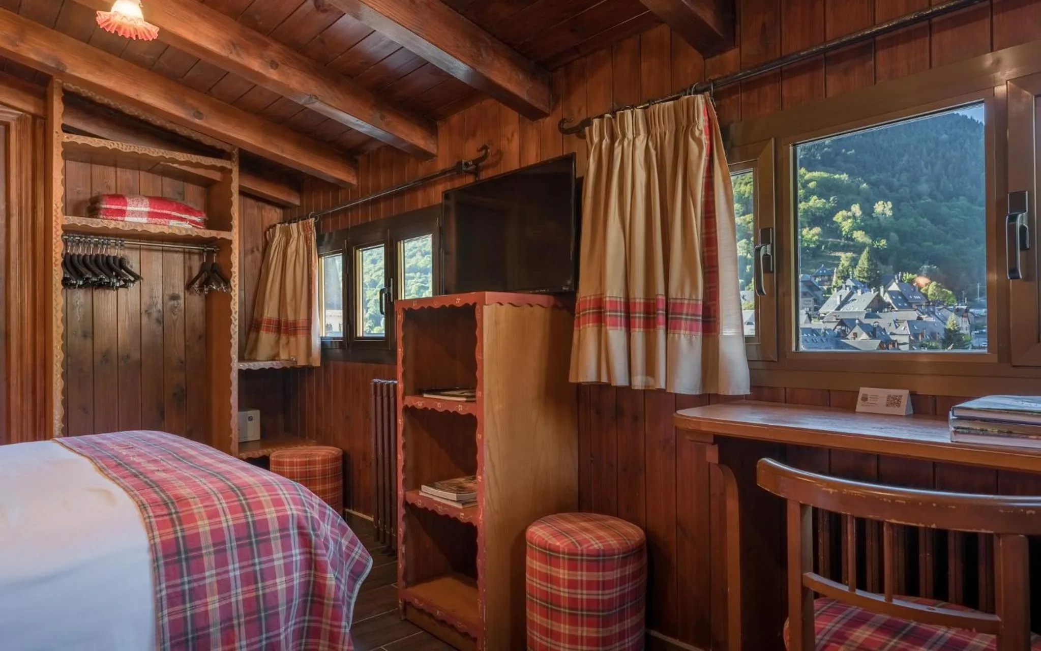 Bed in Hotel Aran La Abuela