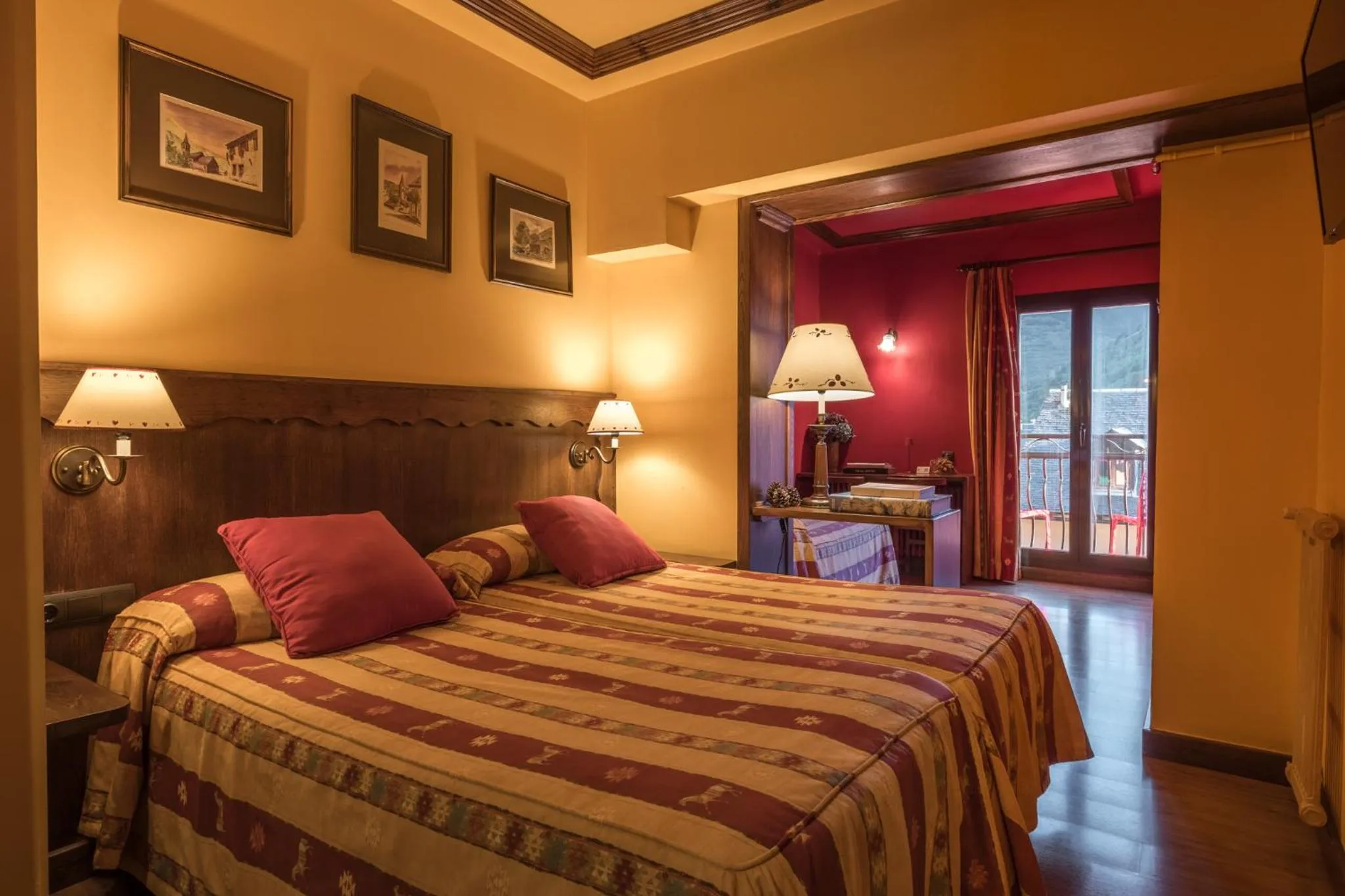 Bed in Hotel Aran La Abuela