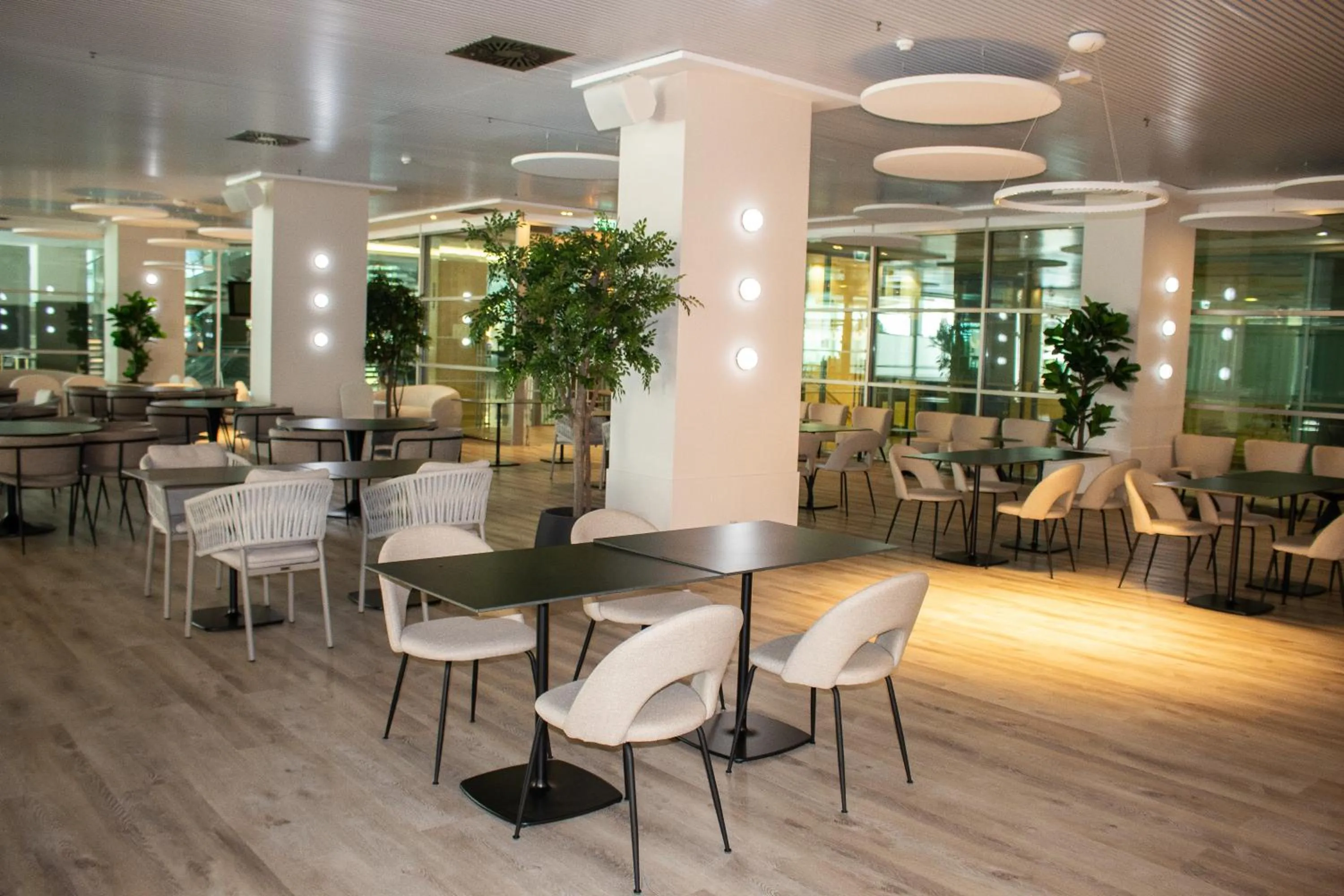 Lounge or bar in AR Diamante Beach & SPA Hotel 4 SUP