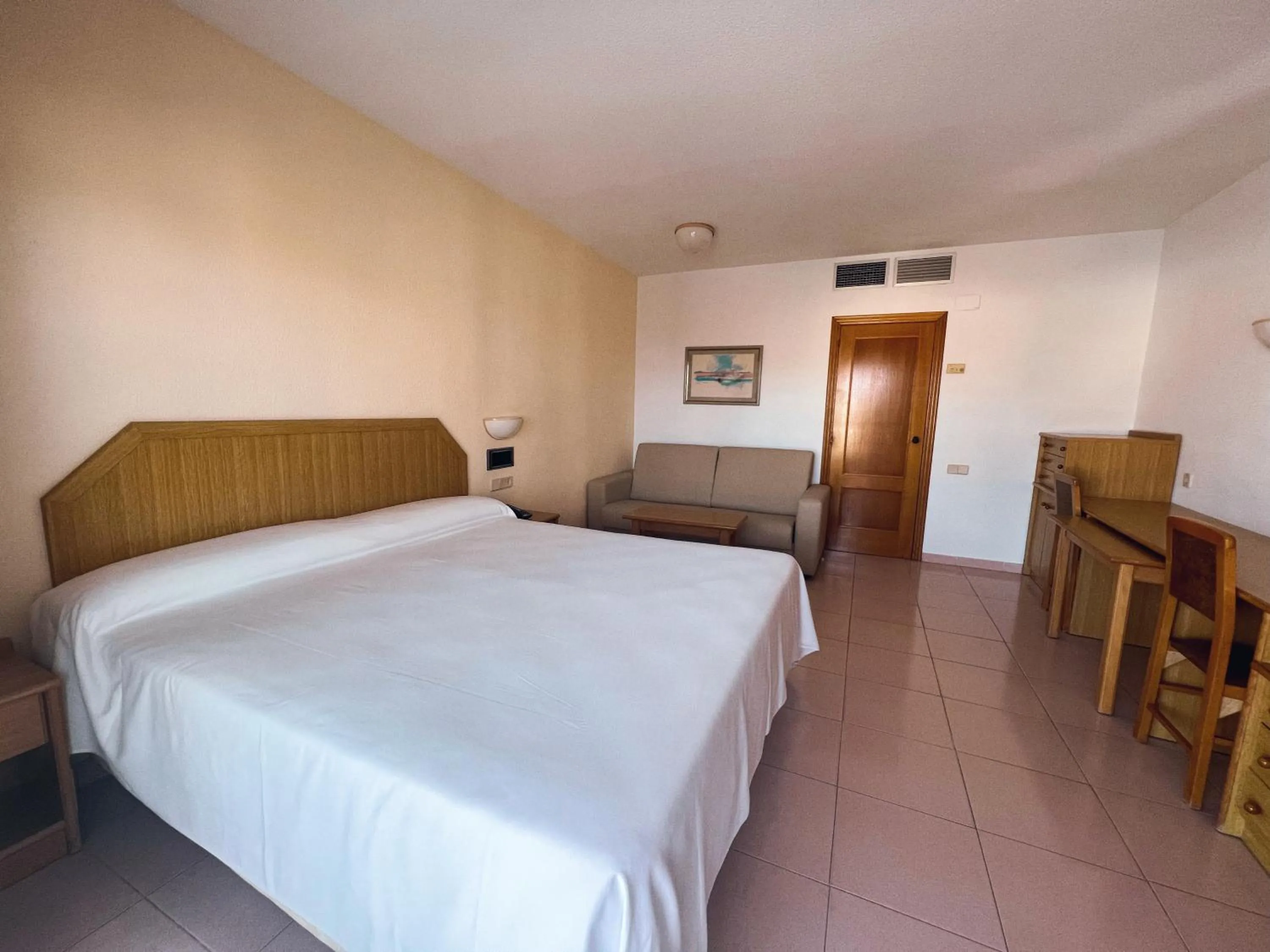 Bed in AR Roca Esmeralda & SPA Hotel