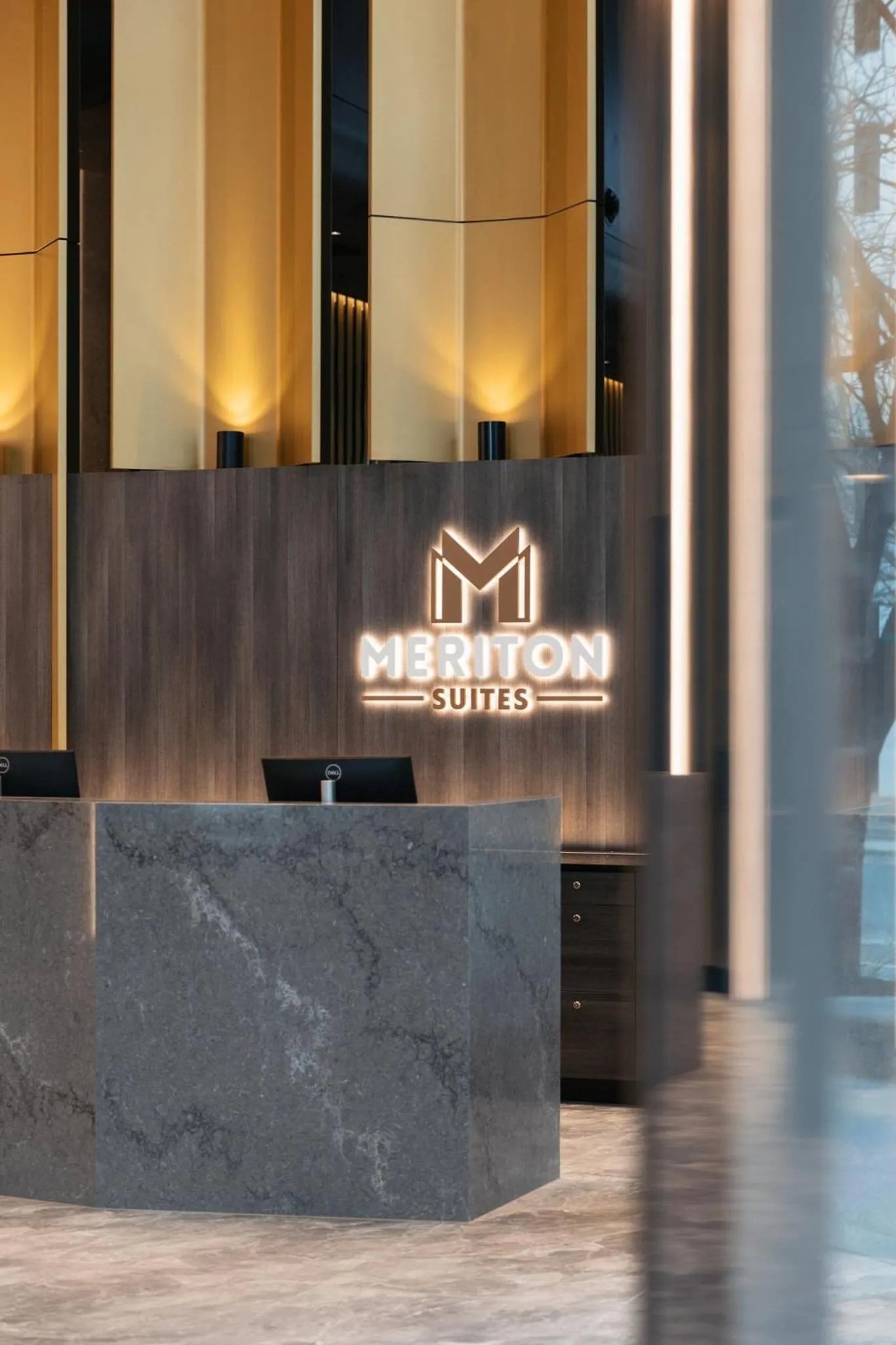 Lobby or reception in Meriton Suites Canberra