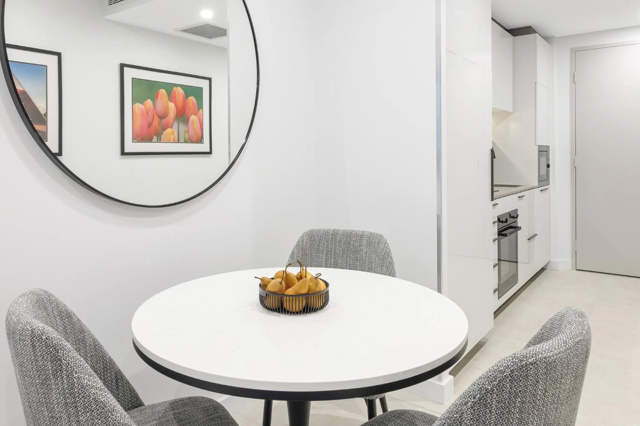 Dining area in Meriton Suites Canberra