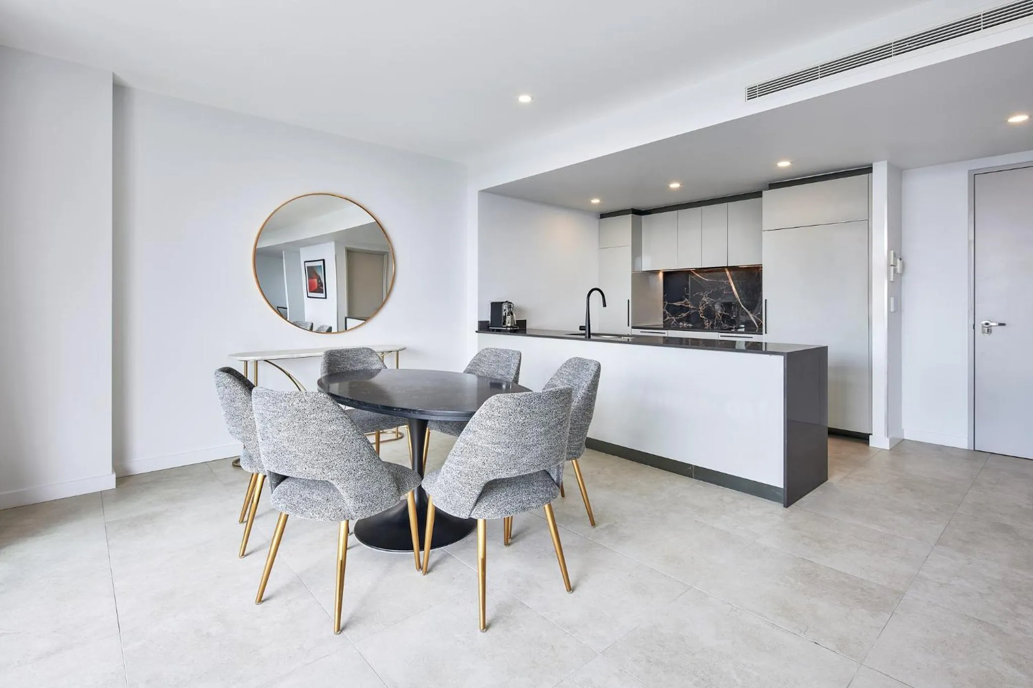 Dining area in Meriton Suites Canberra