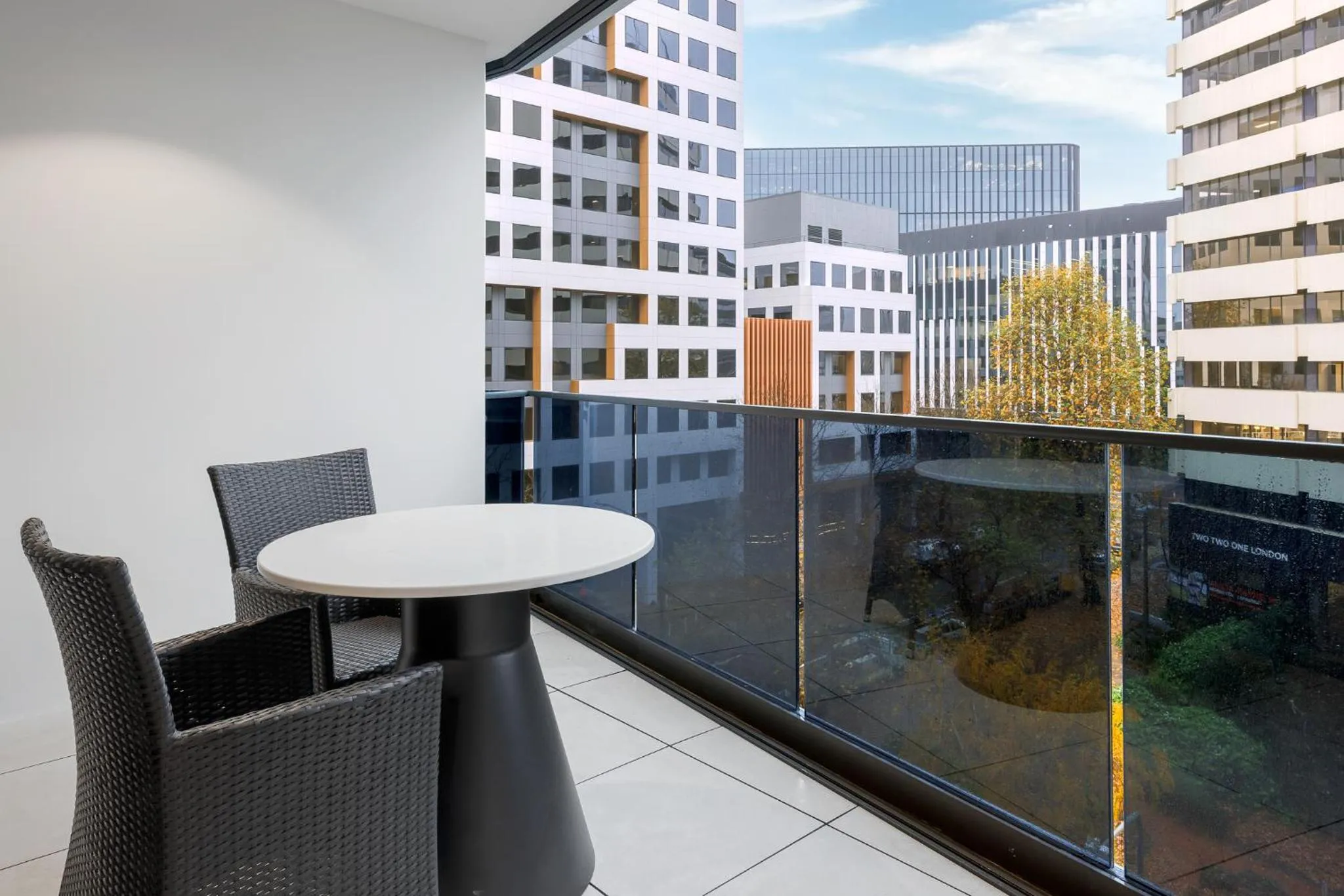 Balcony/Terrace in Meriton Suites Canberra