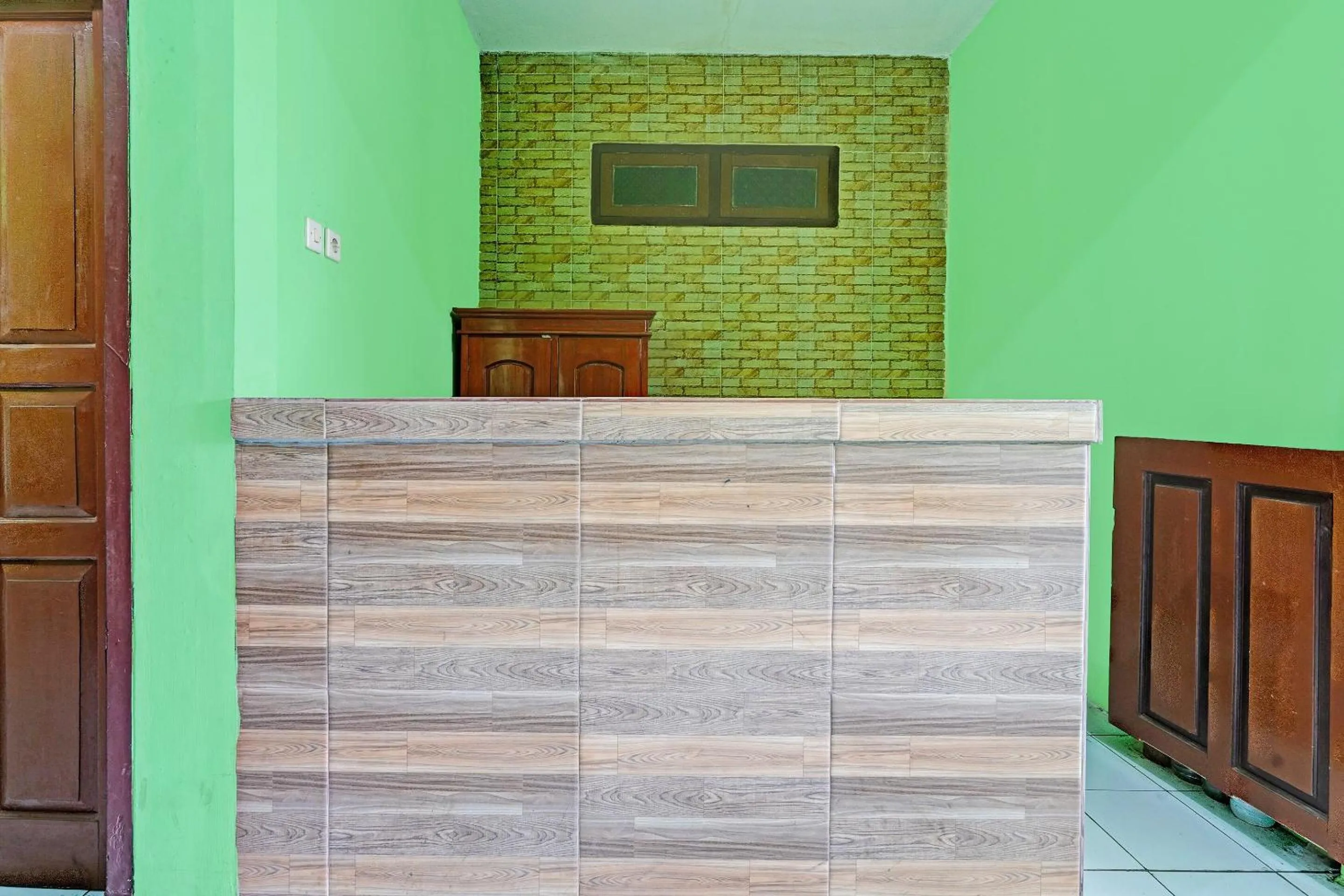 Lobby or reception in OYO 92062 Pondok Aurel Wahidin