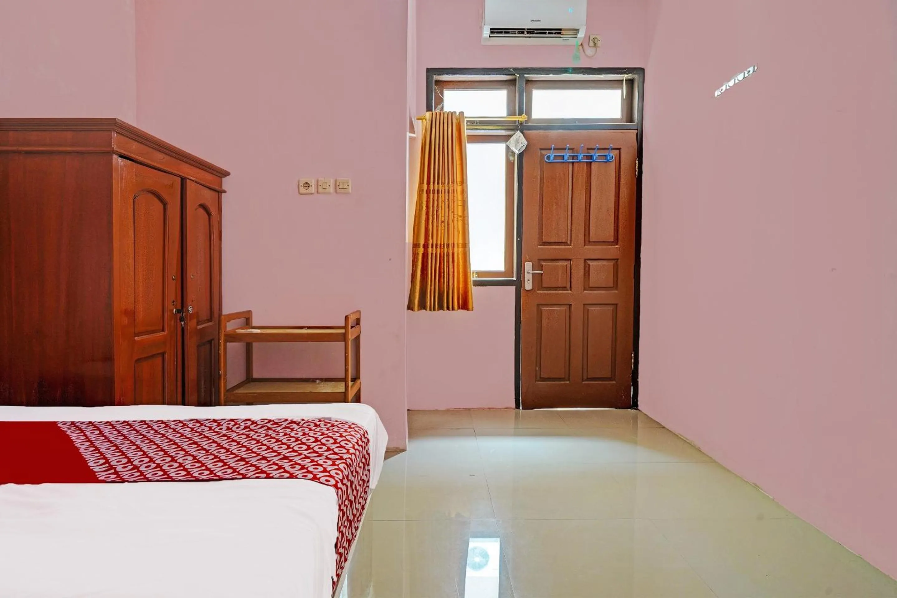 Bedroom in OYO 92062 Pondok Aurel Wahidin