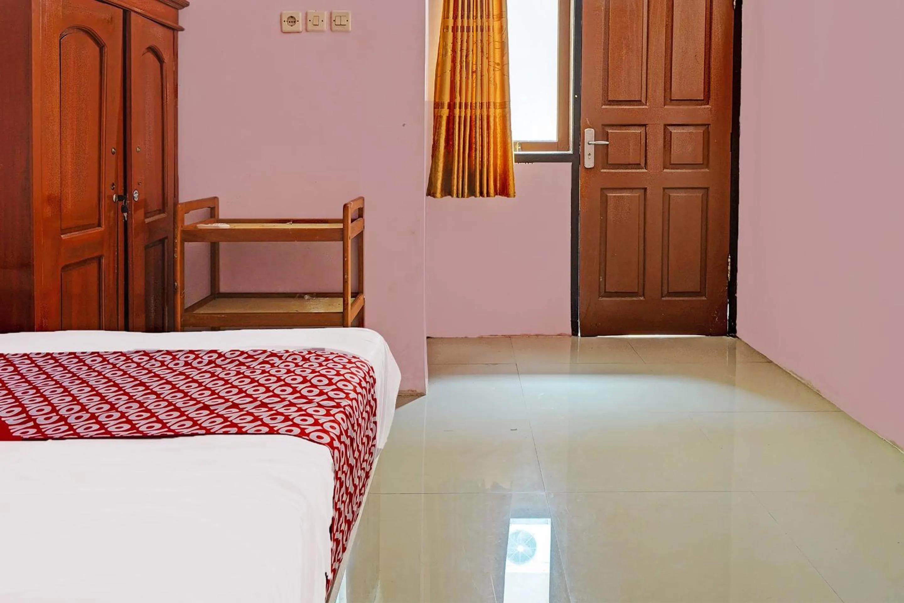 Bedroom in OYO 92062 Pondok Aurel Wahidin