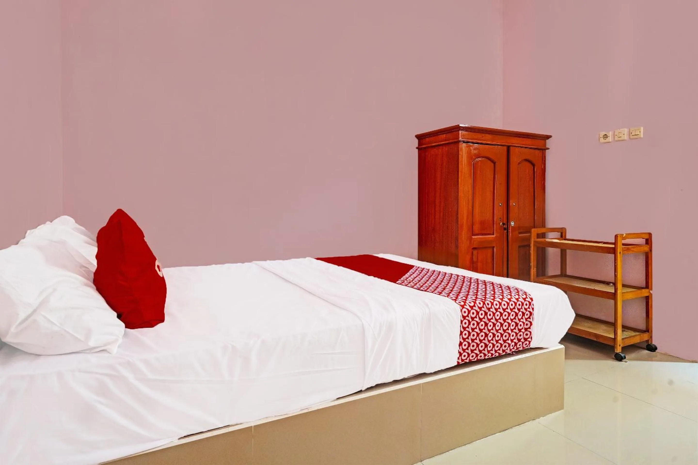 Bedroom in OYO 92062 Pondok Aurel Wahidin