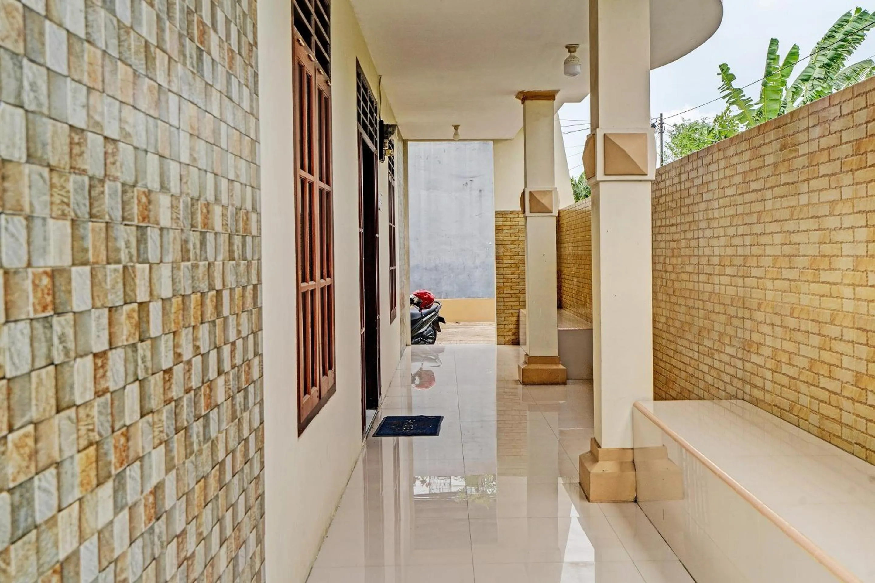 Lobby or reception in OYO 92062 Pondok Aurel Wahidin