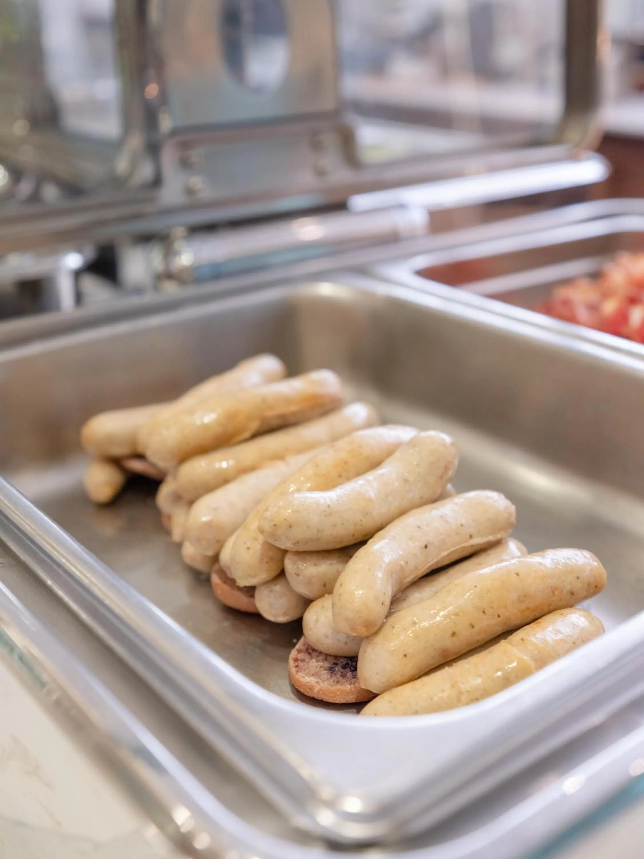 Restaurant/places to eat in Suning Universal Hotel ALL-SUITES