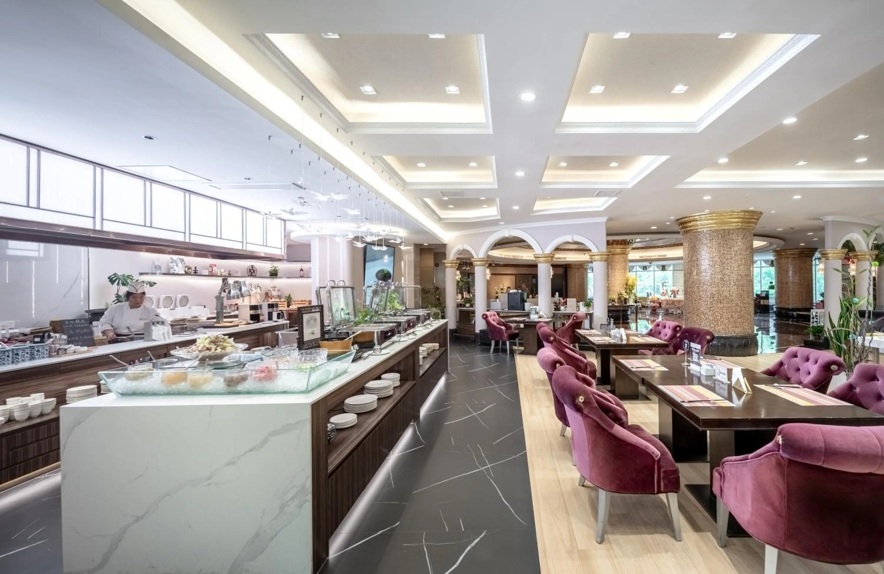 Restaurant/places to eat in Suning Universal Hotel ALL-SUITES