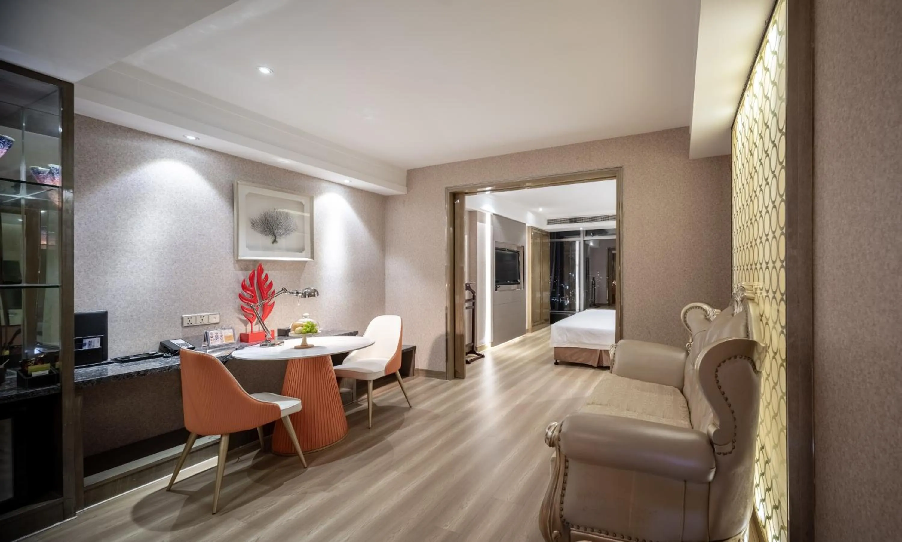 Living room, Bed in Suning Universal Hotel ALL-SUITES